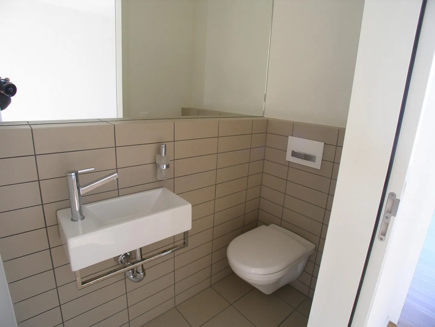 Moderne 3-Zimmerwohnung im Gundeli inkl. Dachterrasse mit Whirlpool - Foto 13 von 17