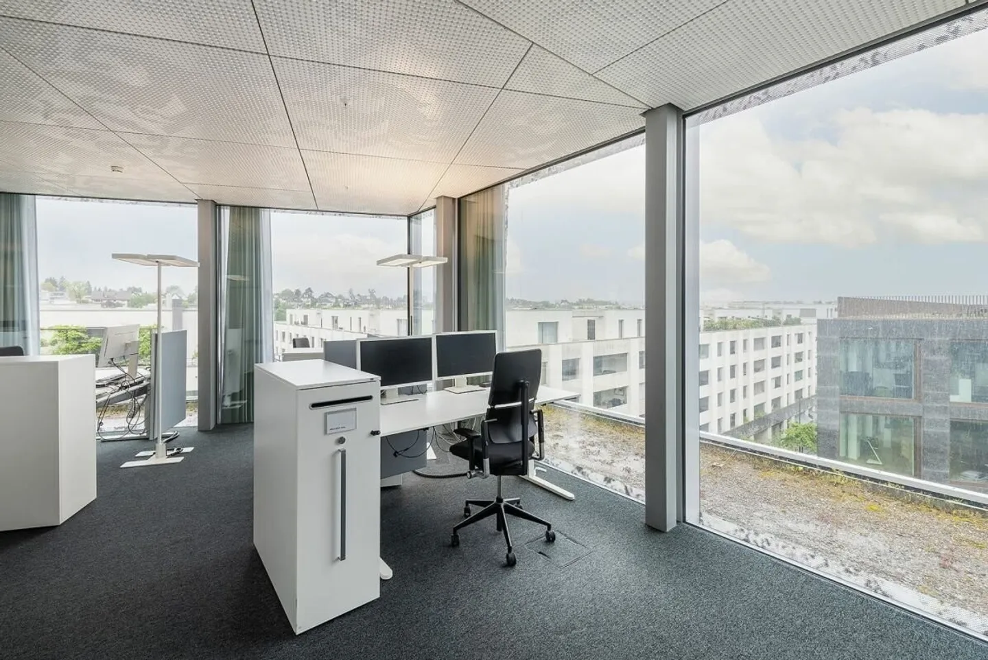 La tua nuova sede d'ufficio nell'edificio commerciale «RICHTIPLATZ» - Foto 3 di 11