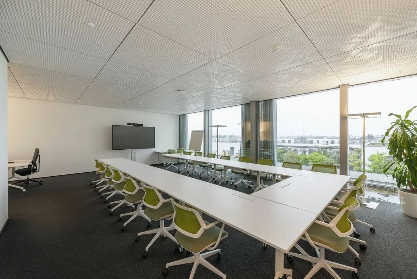 La tua nuova sede d'ufficio nell'edificio commerciale «RICHTIPLATZ» - Foto 4 di 11