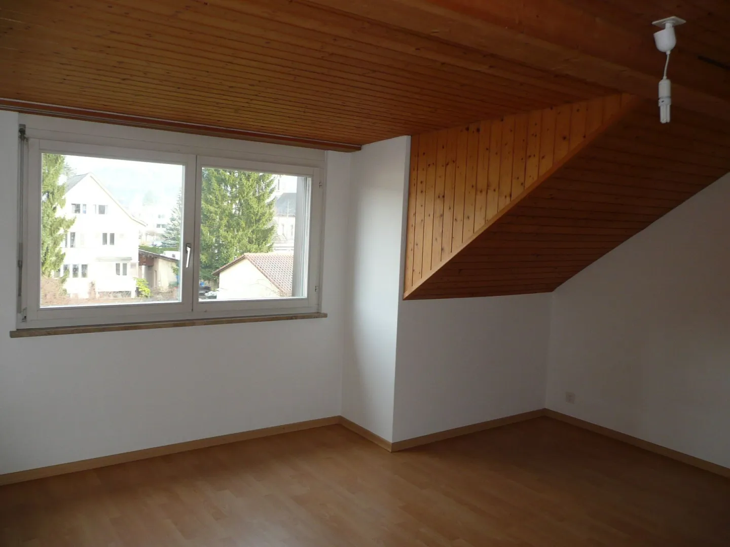 Appartamento 4 1/2 locali con grande balcone e camino - Foto 6 di 9