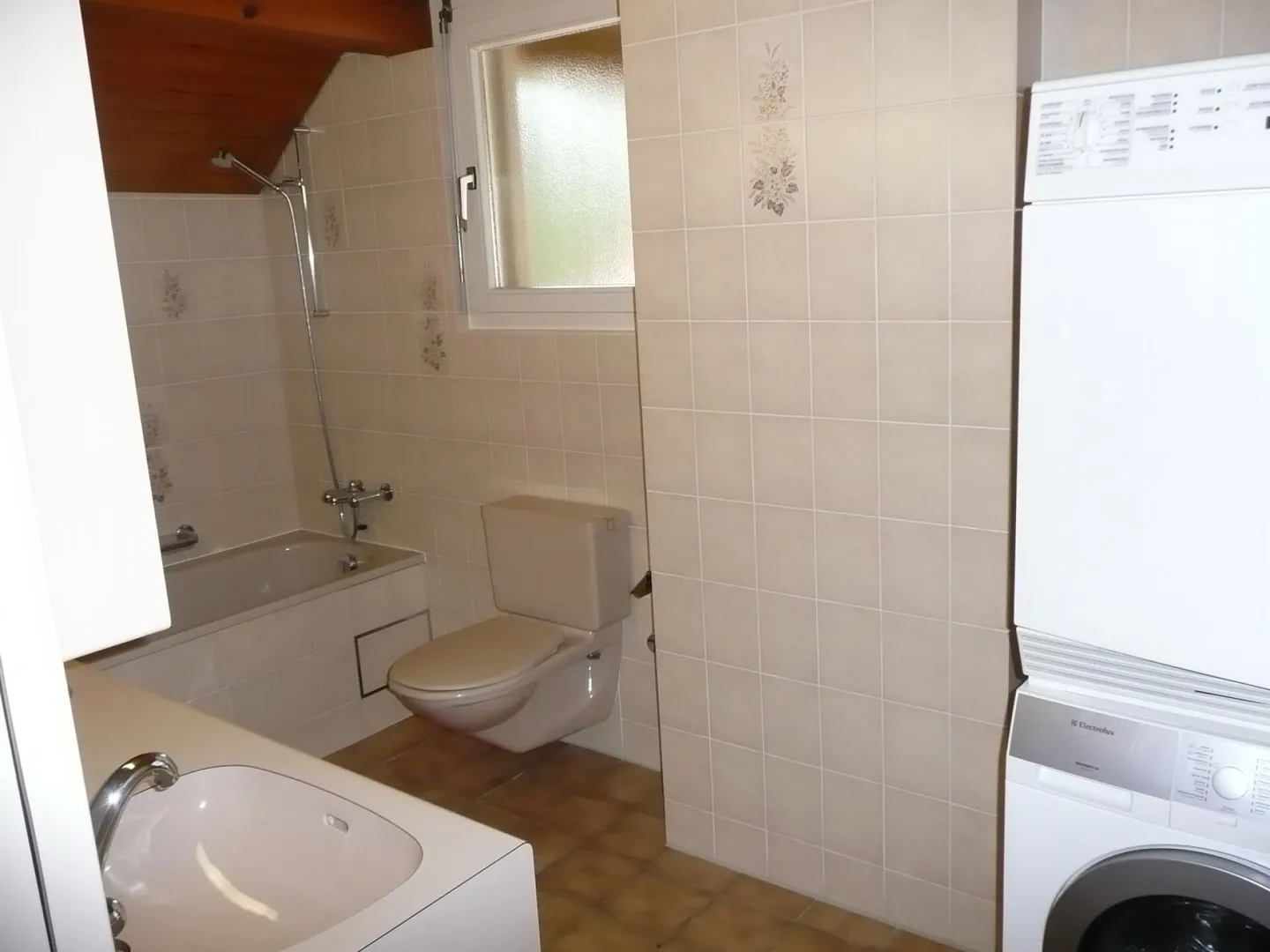 Appartamento 4 1/2 locali con grande balcone e camino - Foto 8 di 9
