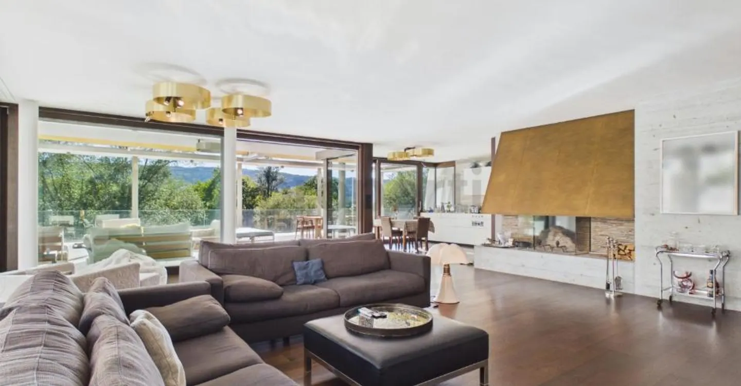 Exclusive terrace apartment with a view of greenery and the Limmat, an oasis with a private pool and spacious rooms - Photo 1 of 13