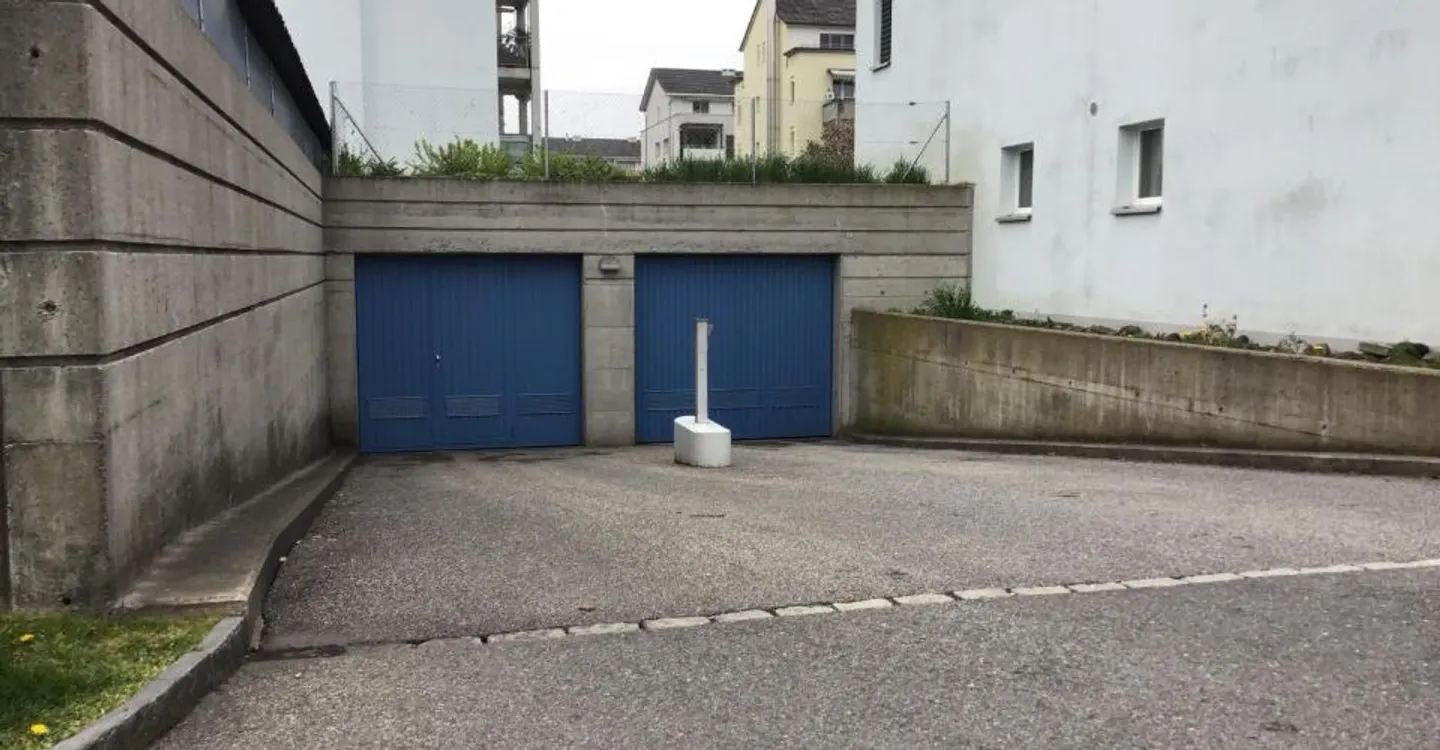 Safe accommodation for your motorcycle looking for? - Photo 2 of 2