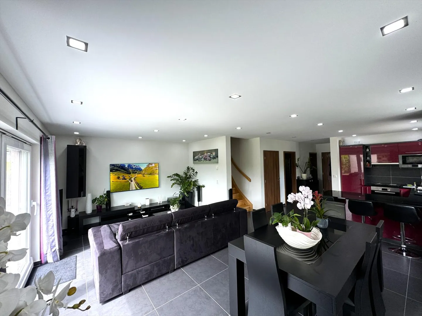Superbe Villa 5.5 Zimmer in Carrouge VD (Jorat-Mézières) – Espace, Confort et Charme Familial - Photo 2 sur 10