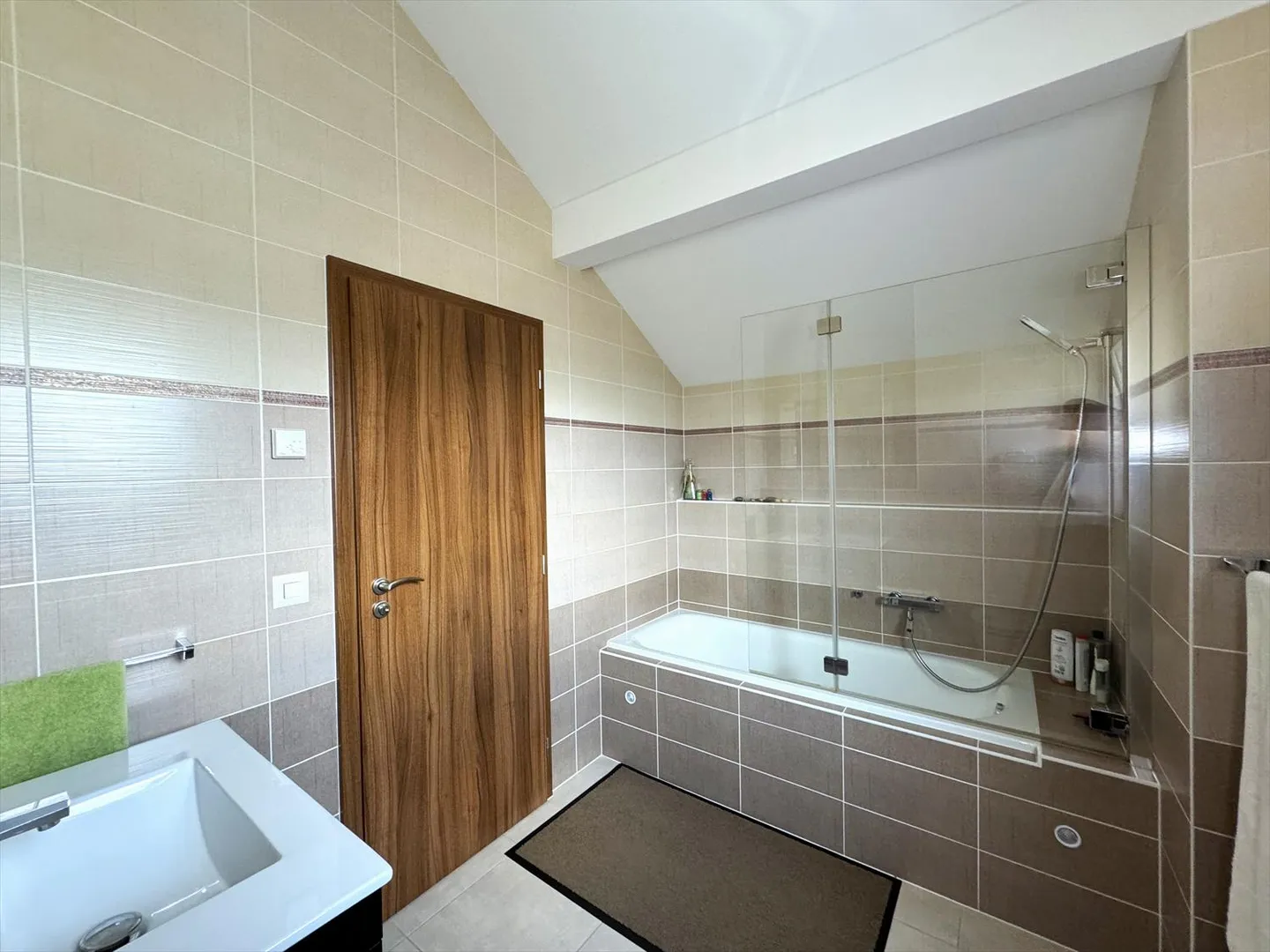 Superbe Villa 5.5 Zimmer in Carrouge VD (Jorat-Mézières) – Espace, Confort et Charme Familial - Photo 7 sur 10