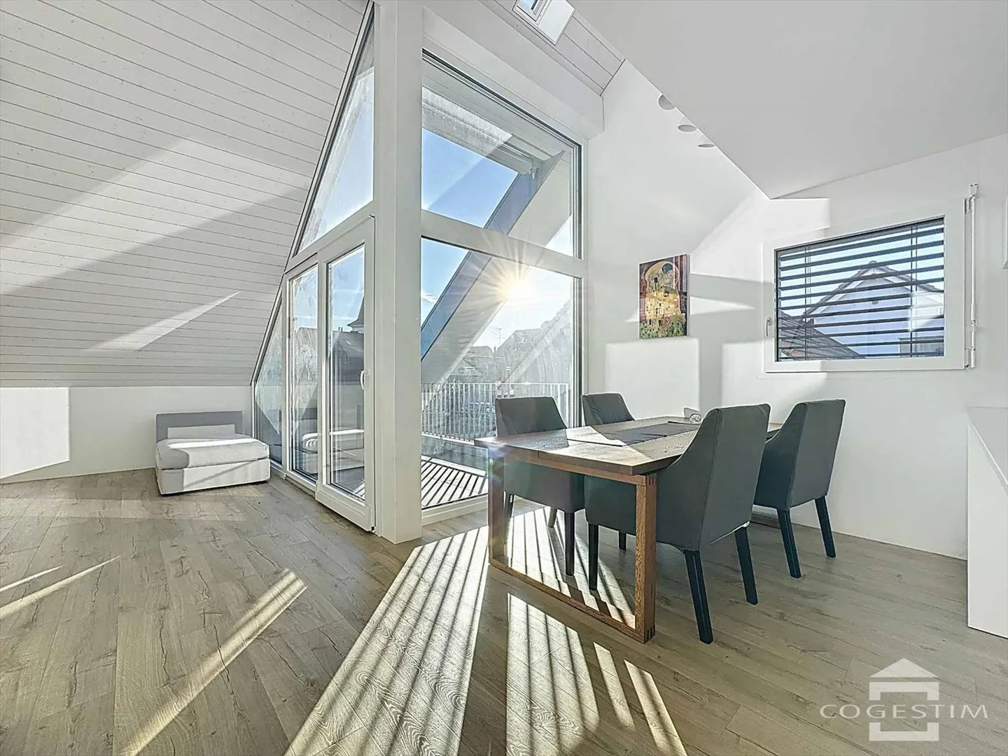 Ultimo piano 4.5 stanze - Foto 1 di 13