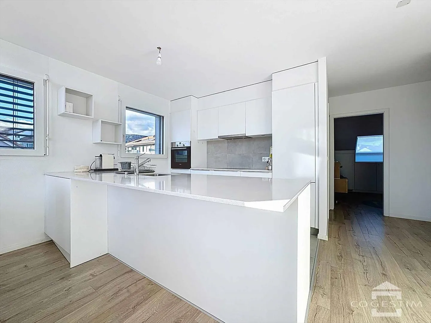 Ultimo piano 4.5 stanze - Foto 2 di 13