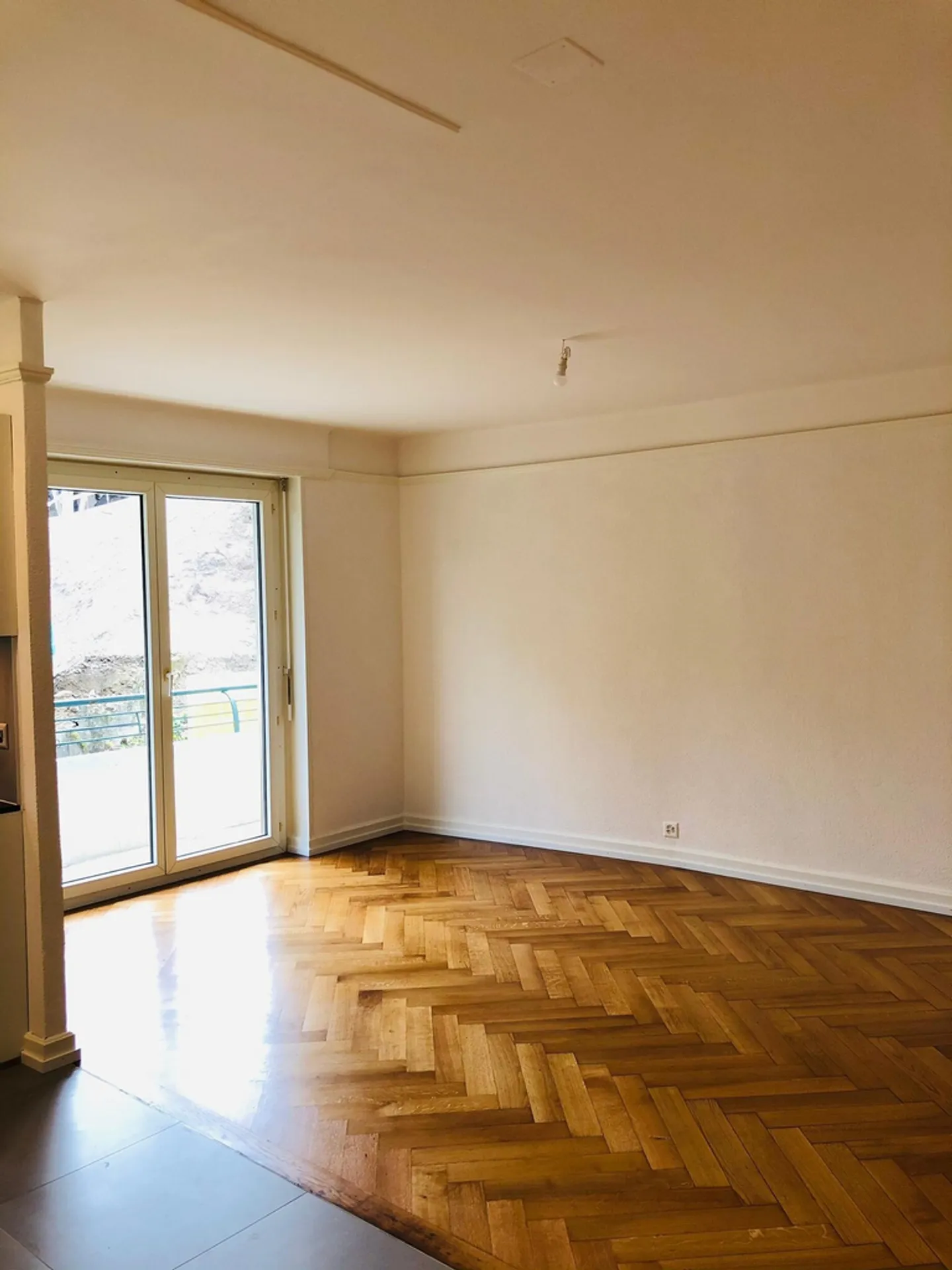 2.5 Room Apartment - Photo 3 of 4