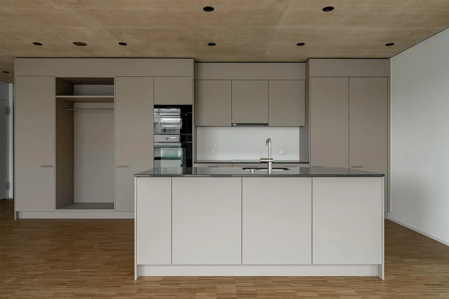 Modern 3.5-room new apartment with loggia in Rudolfstetten - Photo 1 of 5