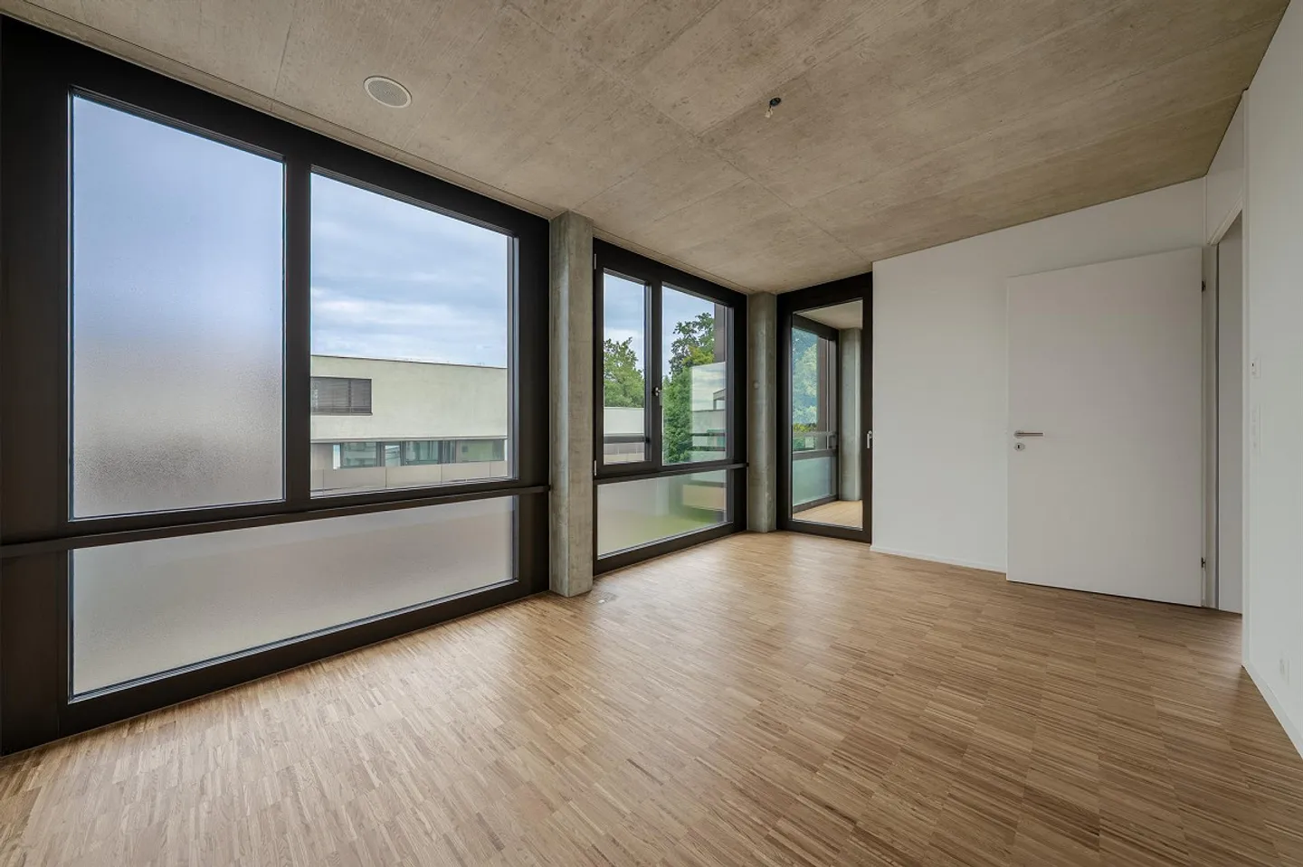 Modern 3.5-room new apartment with loggia in Rudolfstetten - Photo 2 of 5