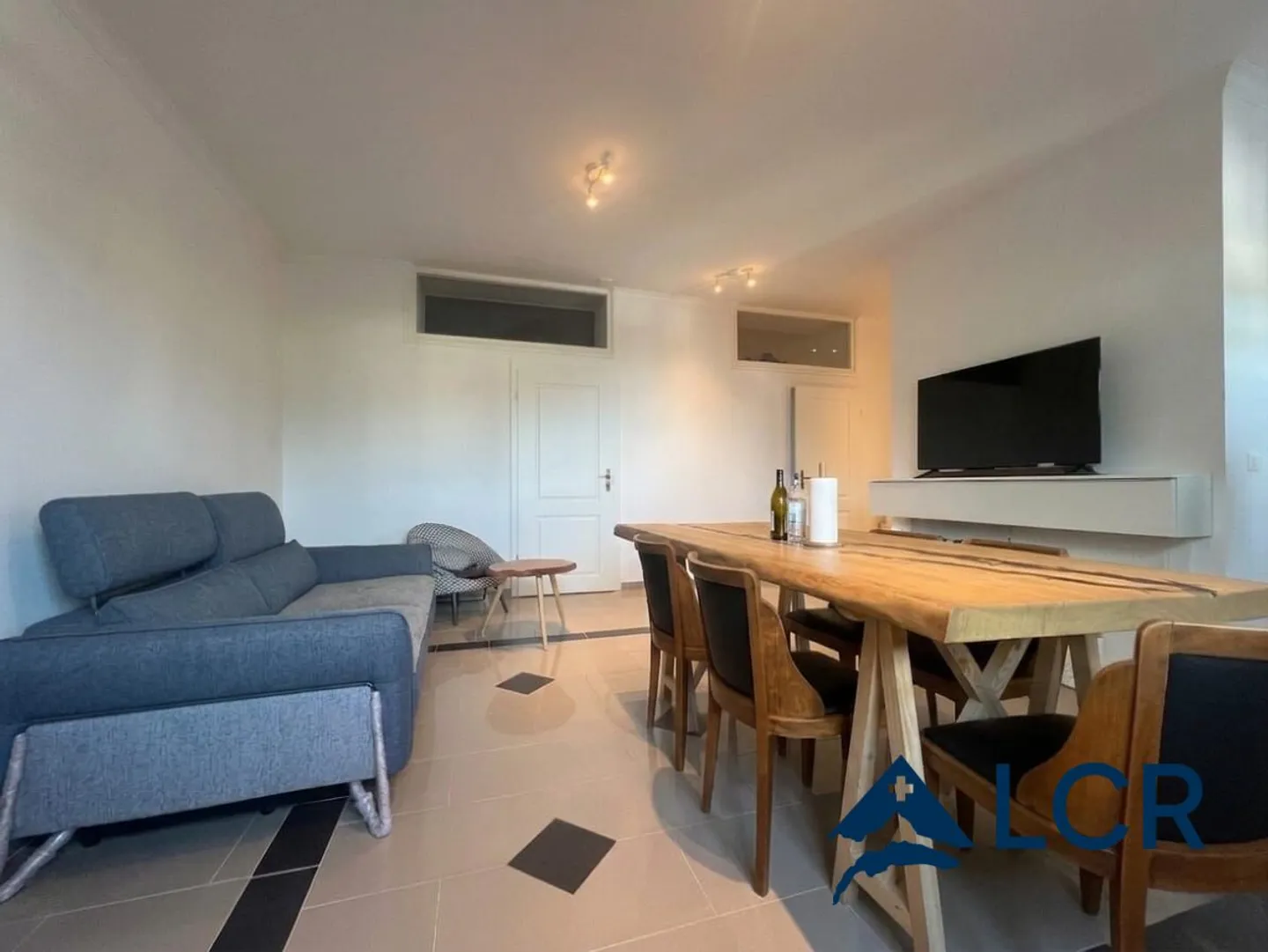 Bell'appartamento di 3,5 stanze a Veytaux / 2 camere da letto / 1 bagno - Foto 1 di 13