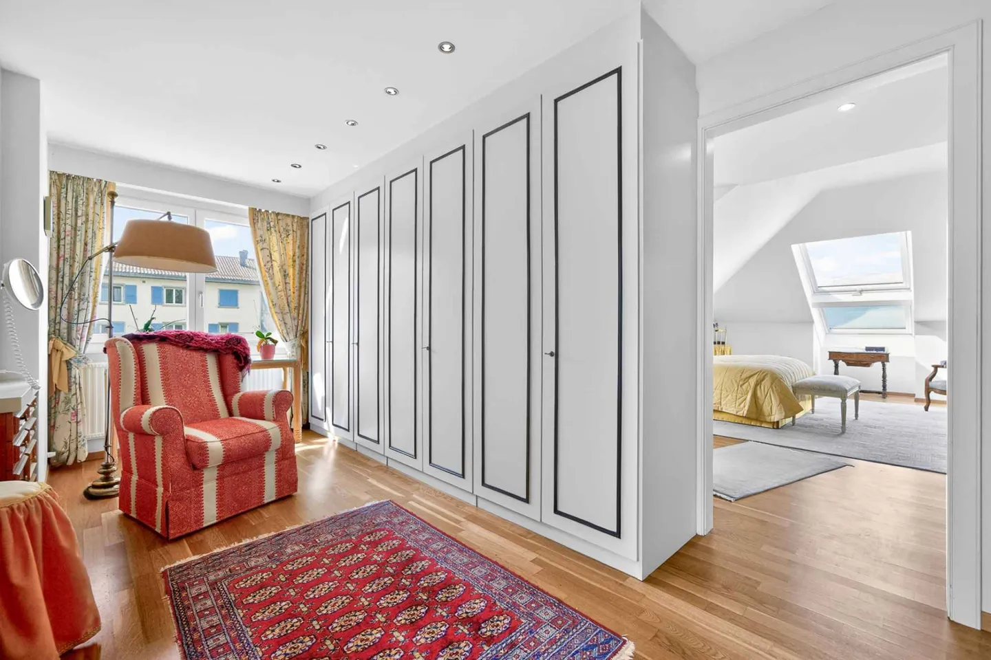 Obergeschoss - 6 Zimmer mit privatem Aufzug und großer Terrasse - Foto 7 von 13