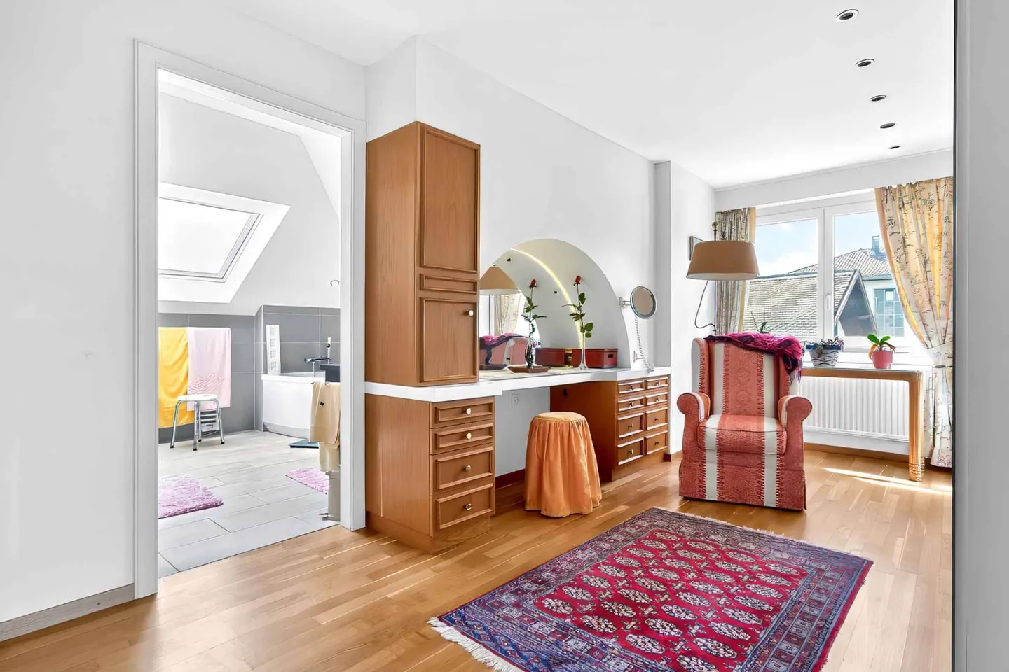 Obergeschoss - 6 Zimmer mit privatem Aufzug und großer Terrasse - Foto 9 von 13