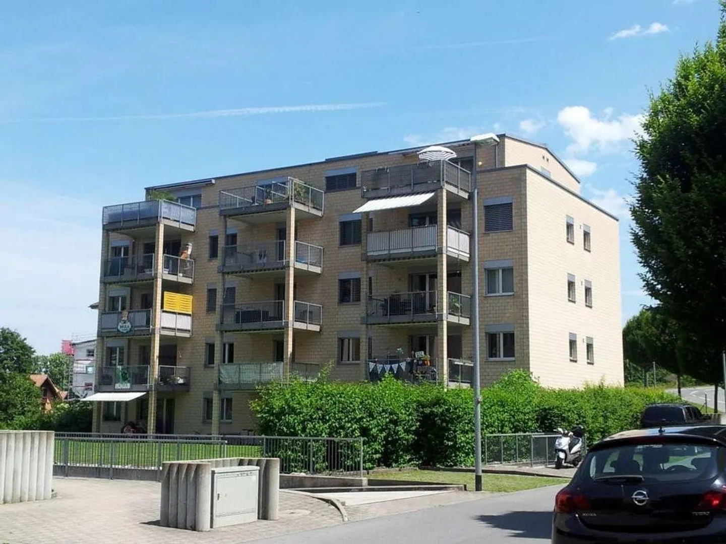 Ein Dach über die Haube - Foto 1 von 2