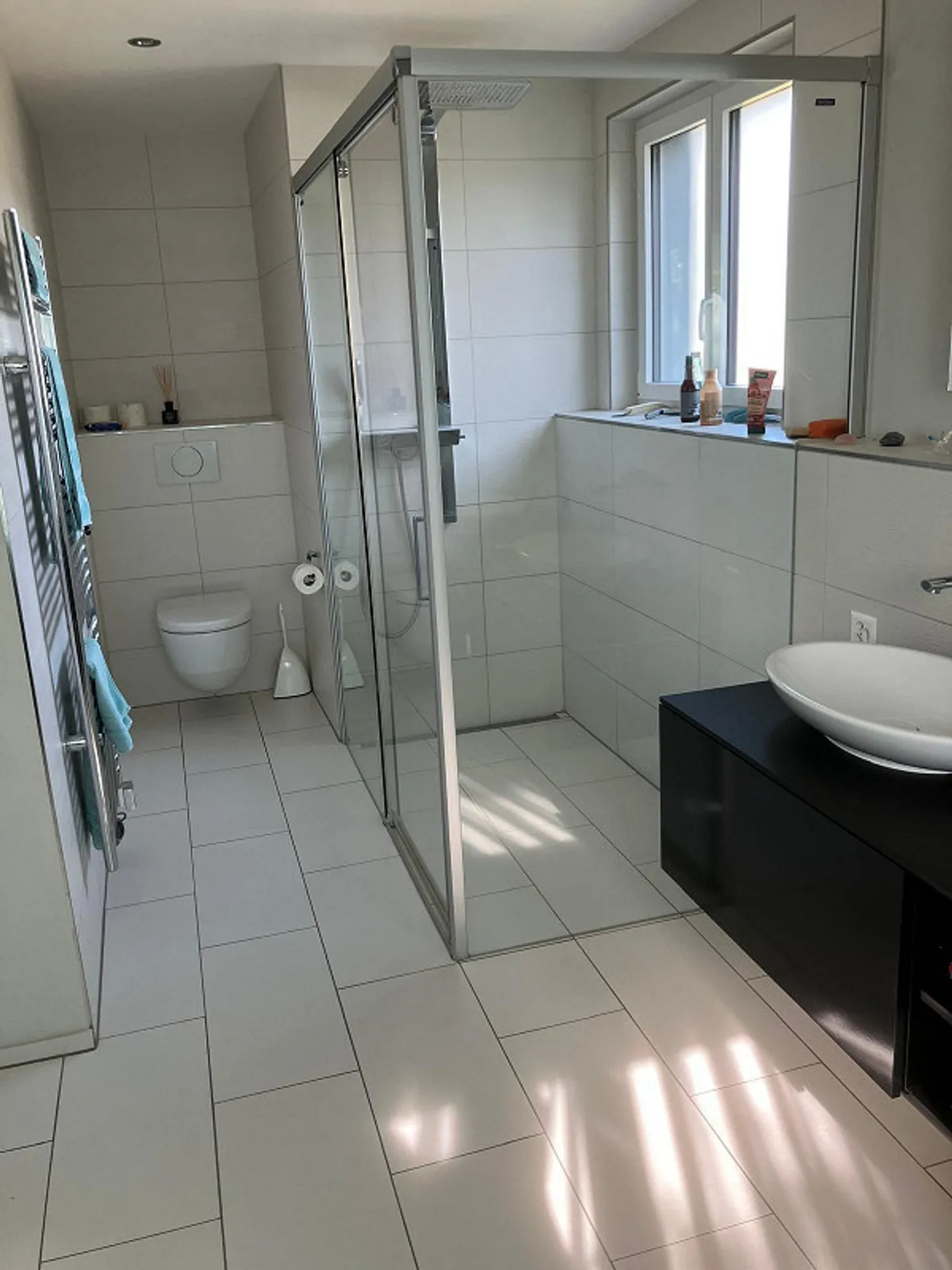 Maison individuelle rénovée de 5,5 pièces avec piscine et étang naturel - Photo 17 sur 18