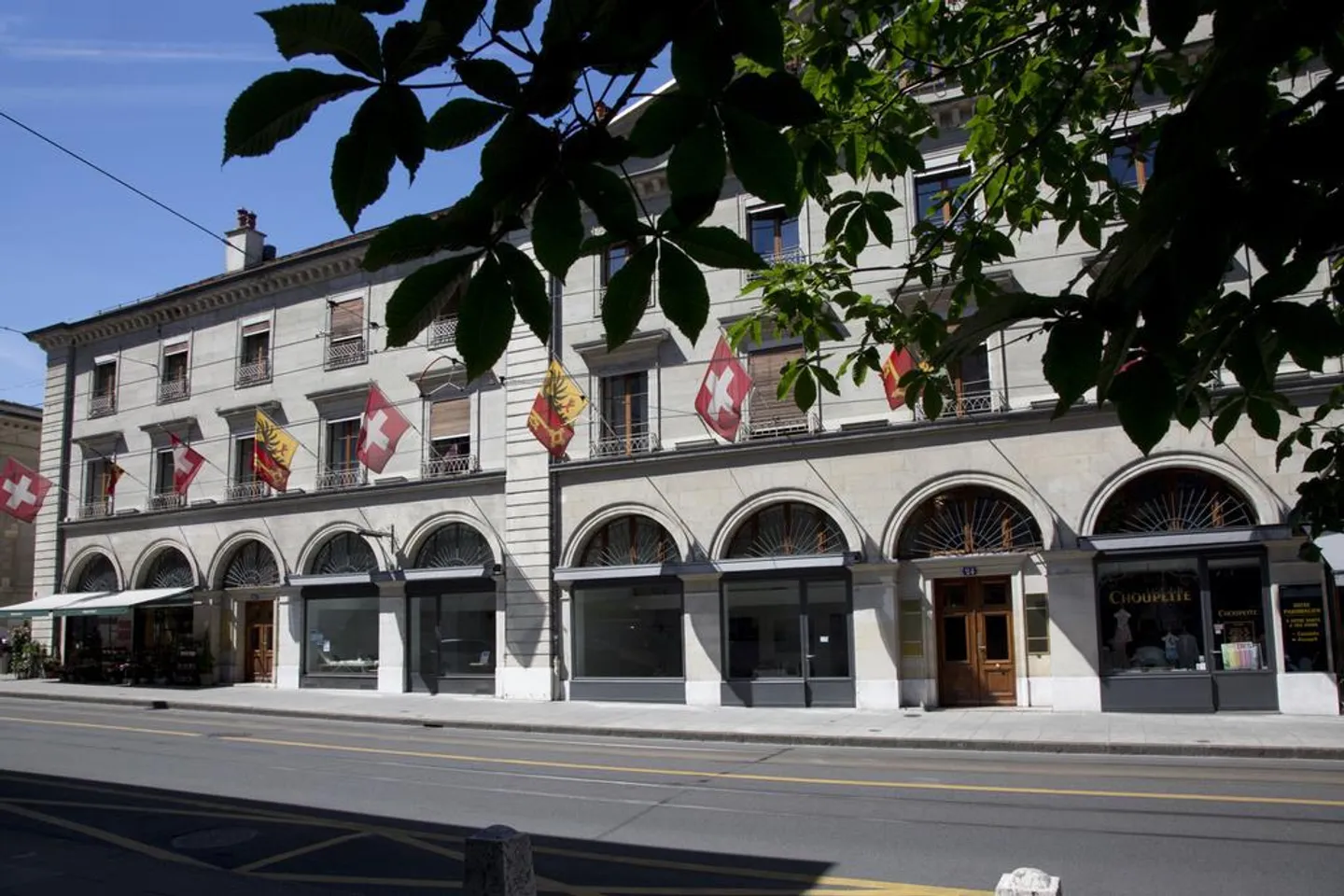 Bella arcade nel quartiere bancario - Foto 2 di 6