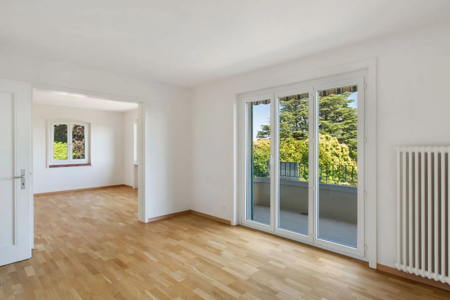 Corcelles, bel appartamento di 3,5 locali con balcone, garage, posto auto - Foto 5 di 13