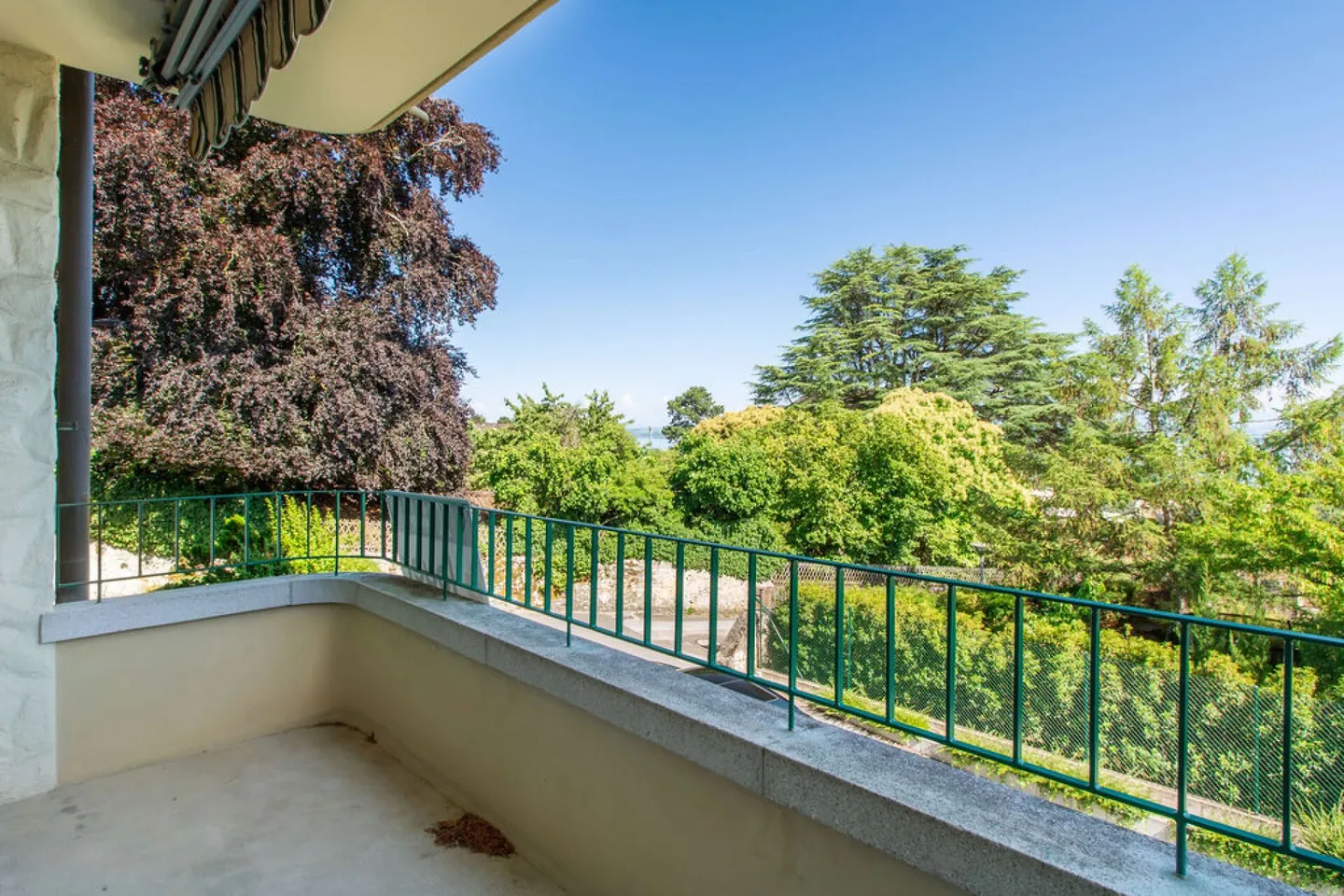 Corcelles, bel appartamento di 3,5 locali con balcone, garage, posto auto - Foto 11 di 13