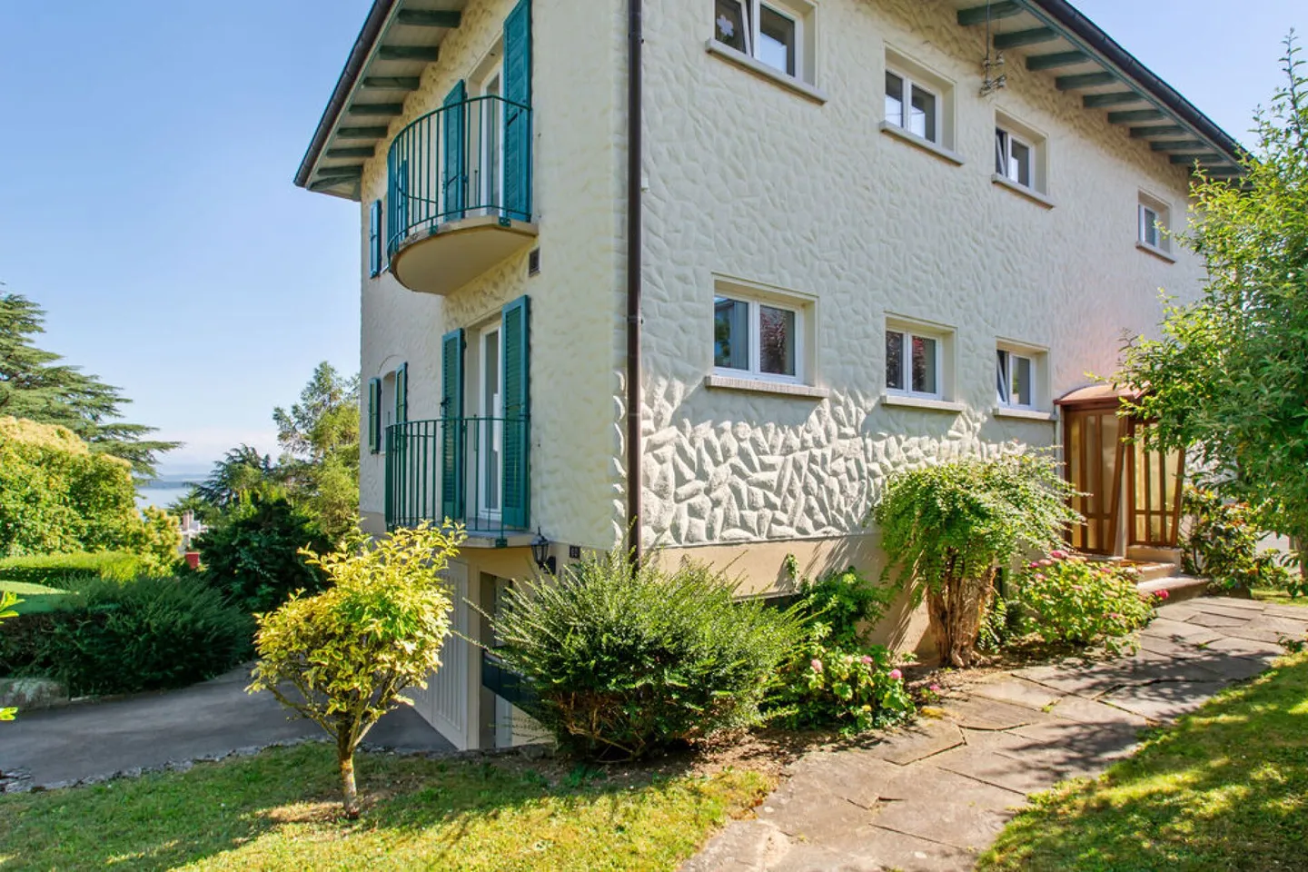Corcelles, bel appartamento di 3,5 locali con balcone, garage, posto auto - Foto 13 di 13