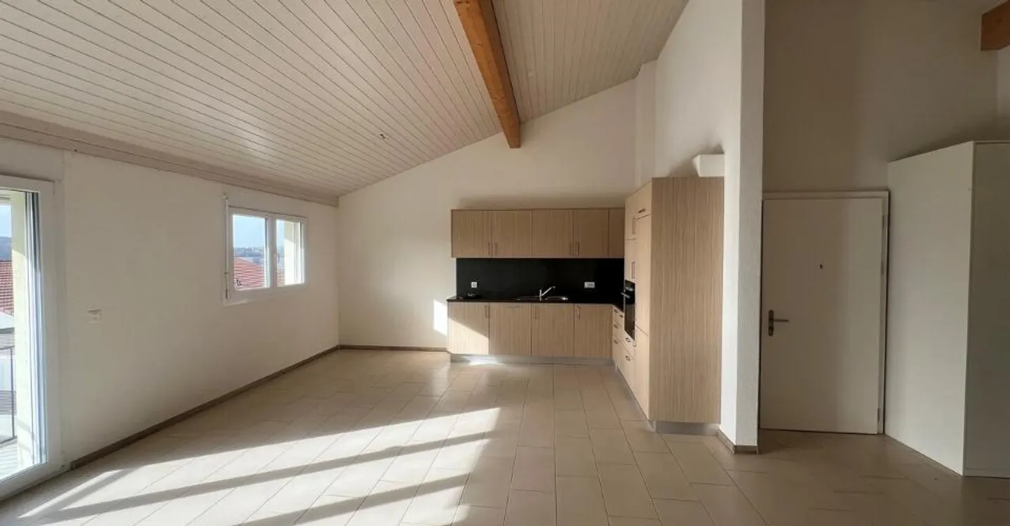 Charming Apartment in Mézières - Photo 3 of 11
