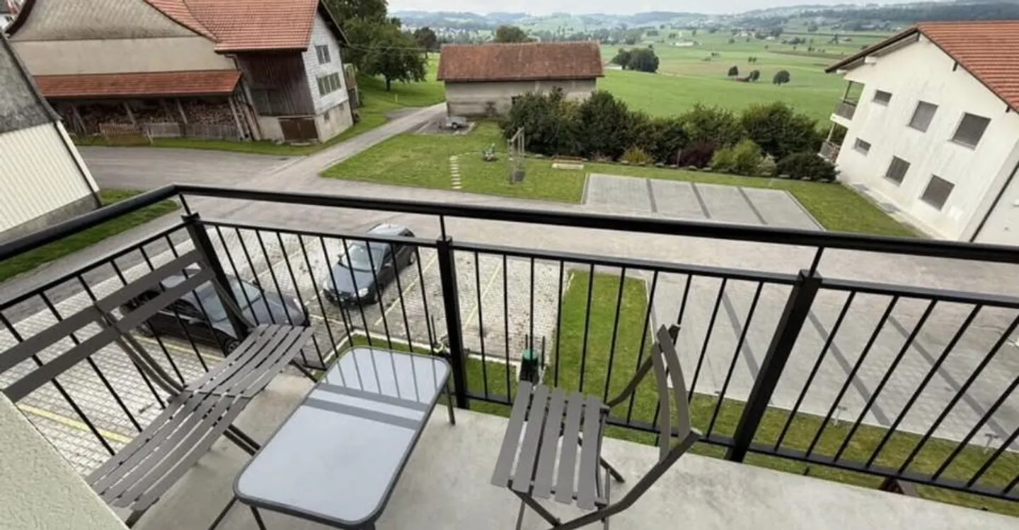 Charming Apartment in Mézières - Photo 9 of 11