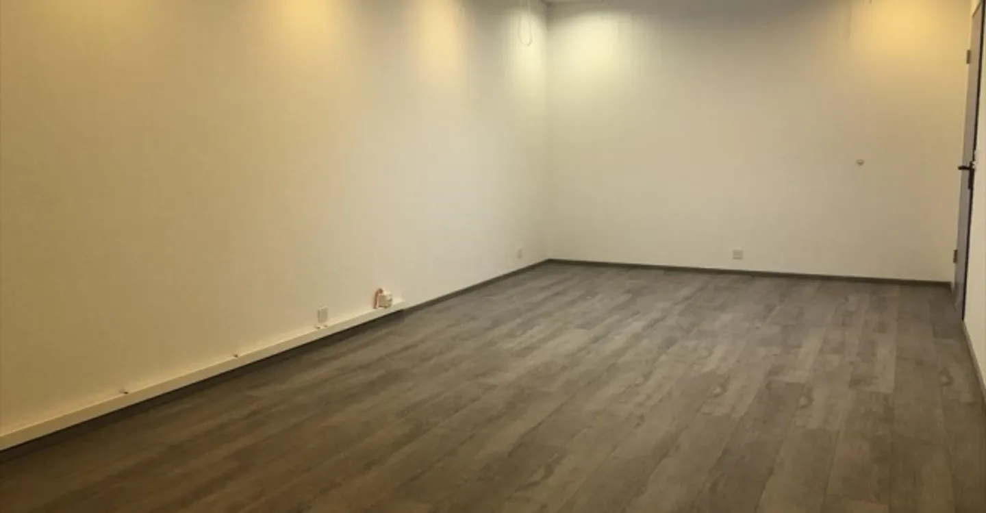 Office space for rent - Photo 4 of 10