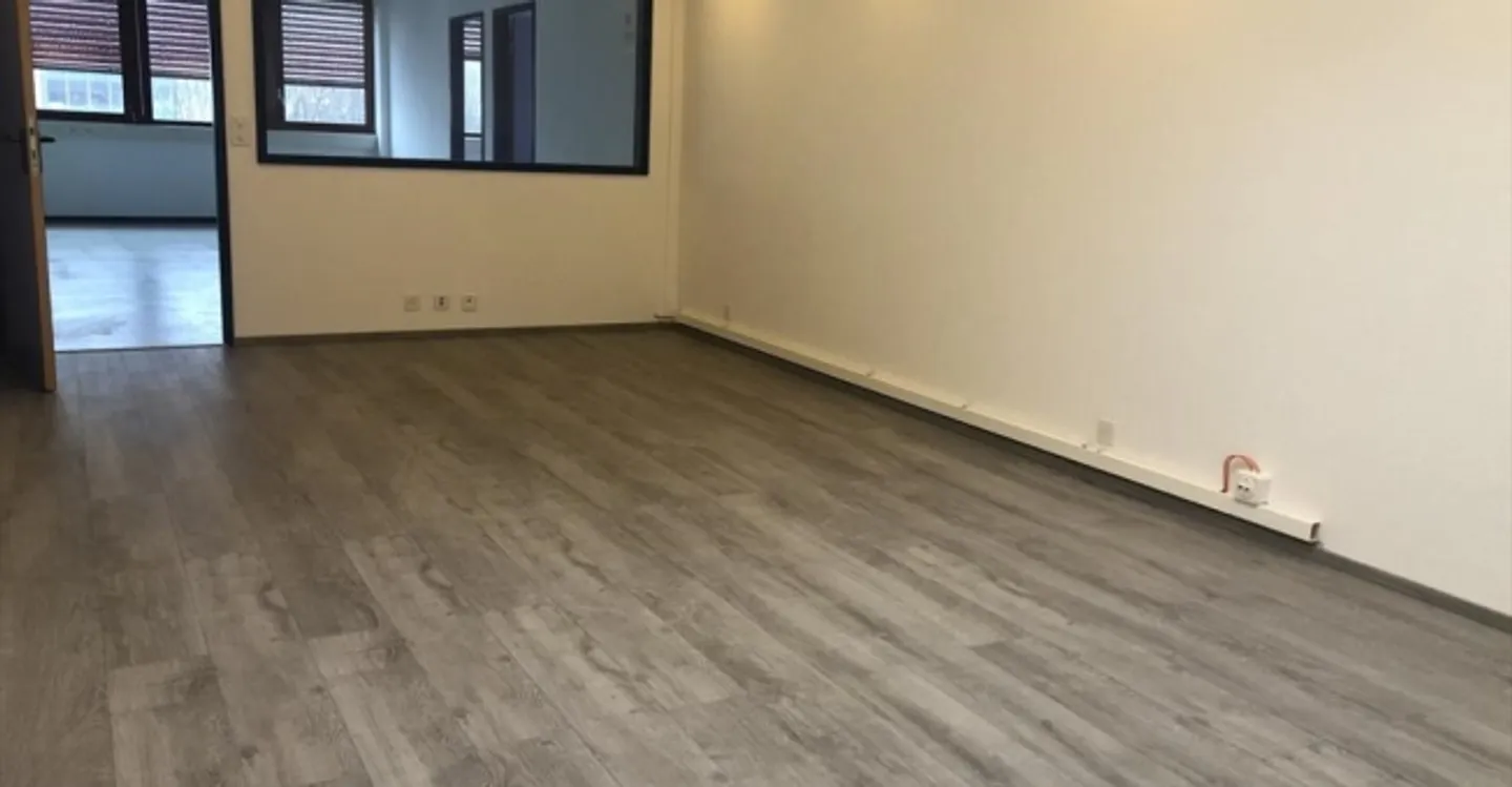 Office space for rent - Photo 5 of 10