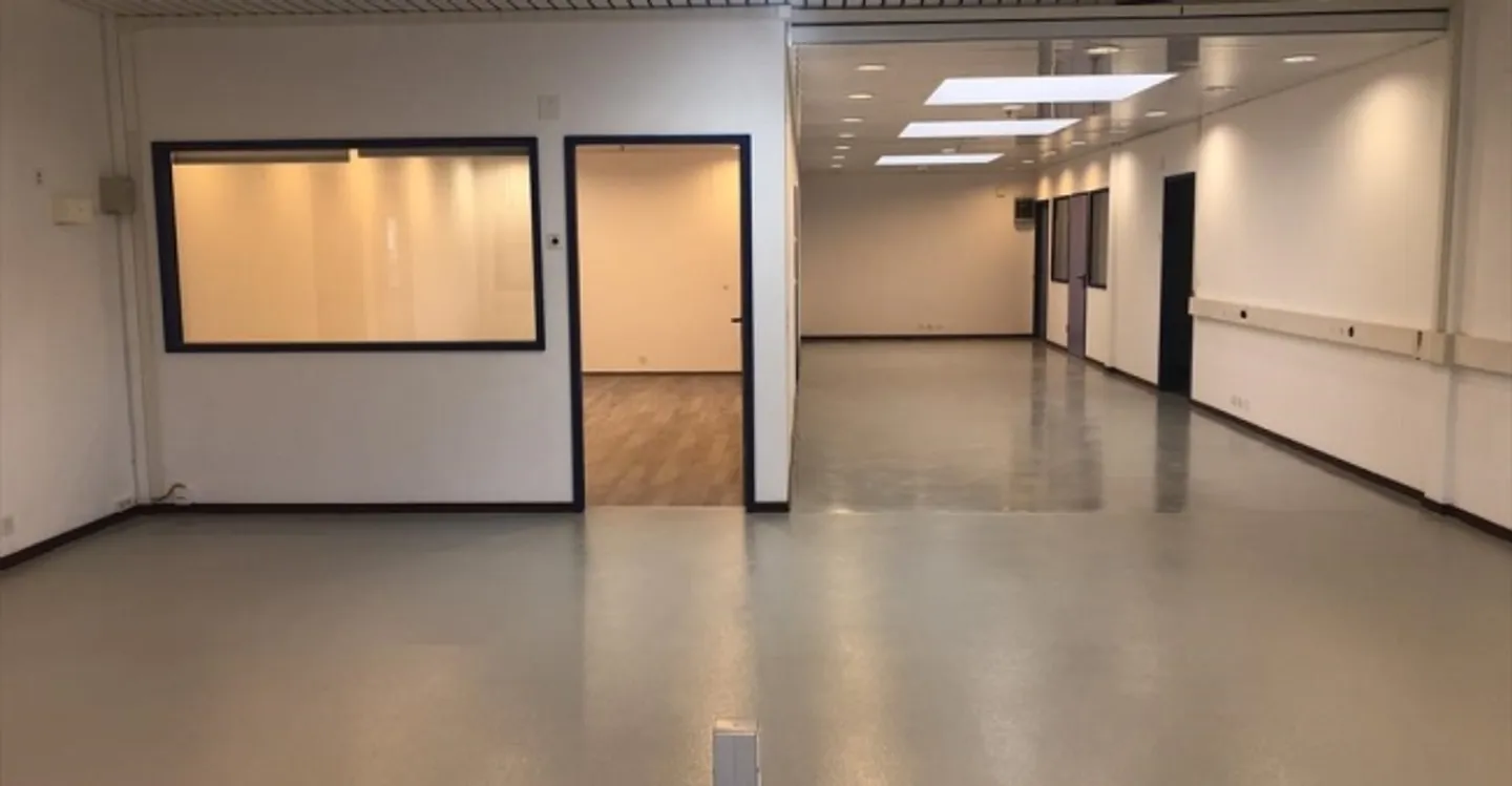 Office space for rent - Photo 7 of 10