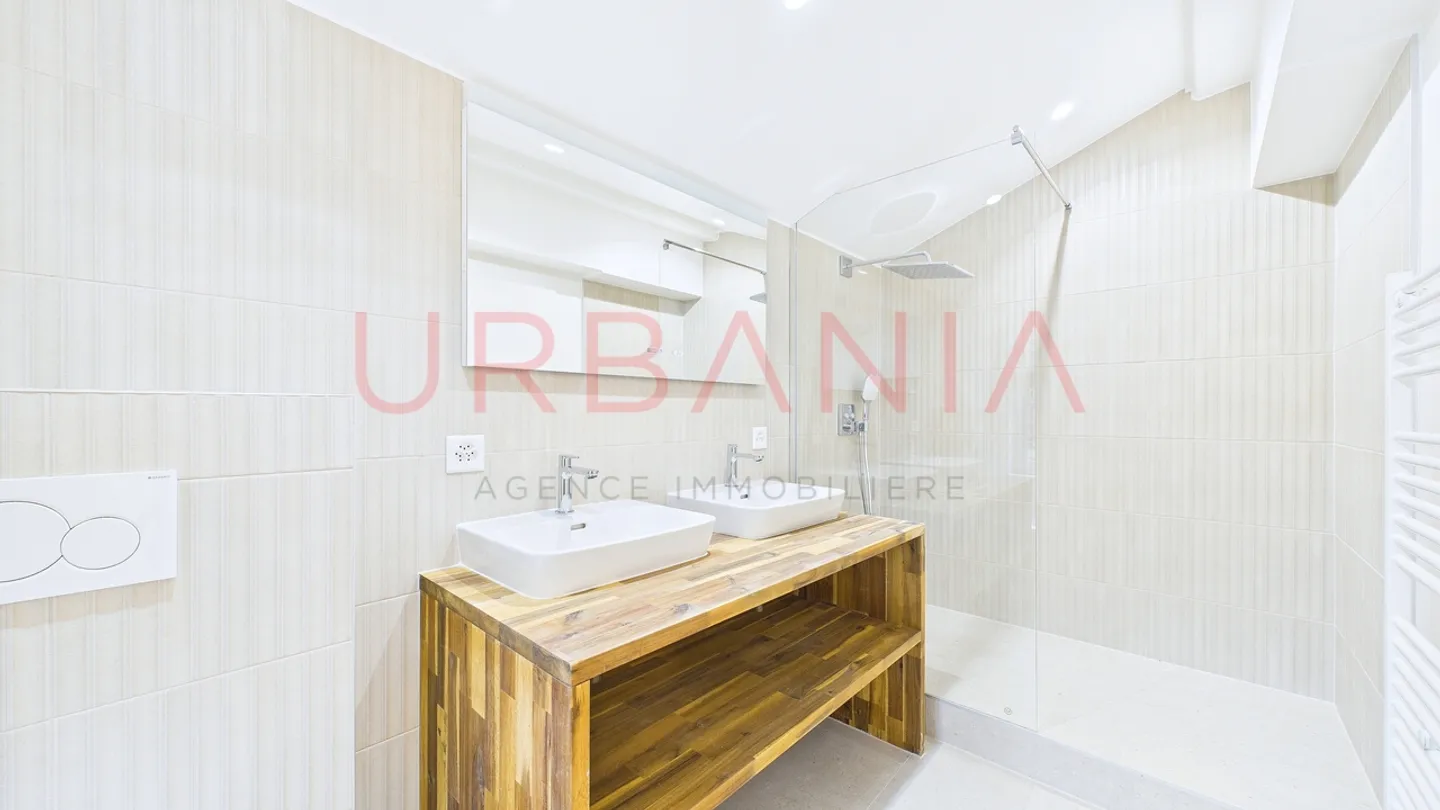 Appartement rénové avec jardin - Photo 5 sur 7