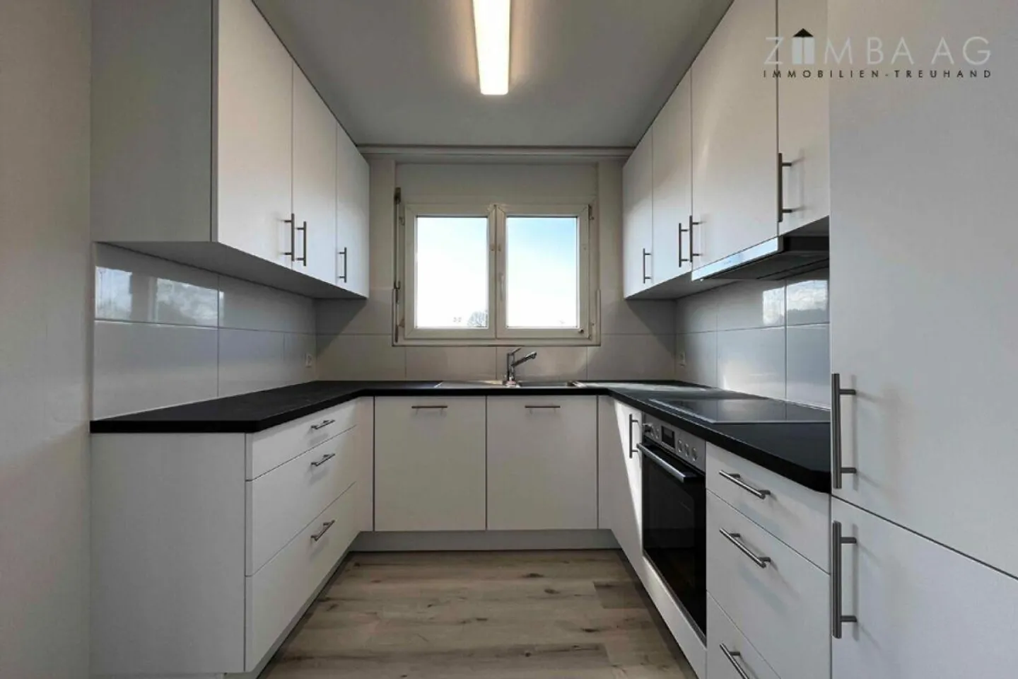 Families welcome, with plenty of space and close to school/kindergarten and sports - Photo 2 of 14