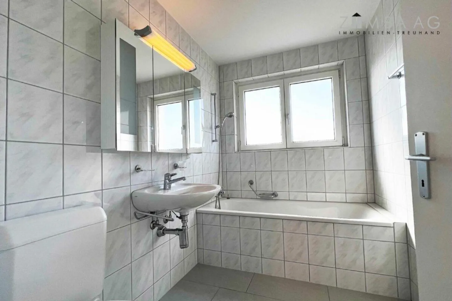 Families welcome, with plenty of space and close to school/kindergarten and sports - Photo 11 of 14