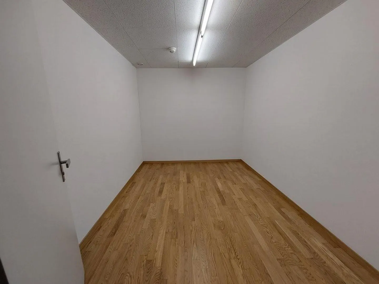 Large office on the 4th floor of 182m2 - Photo 8 of 11