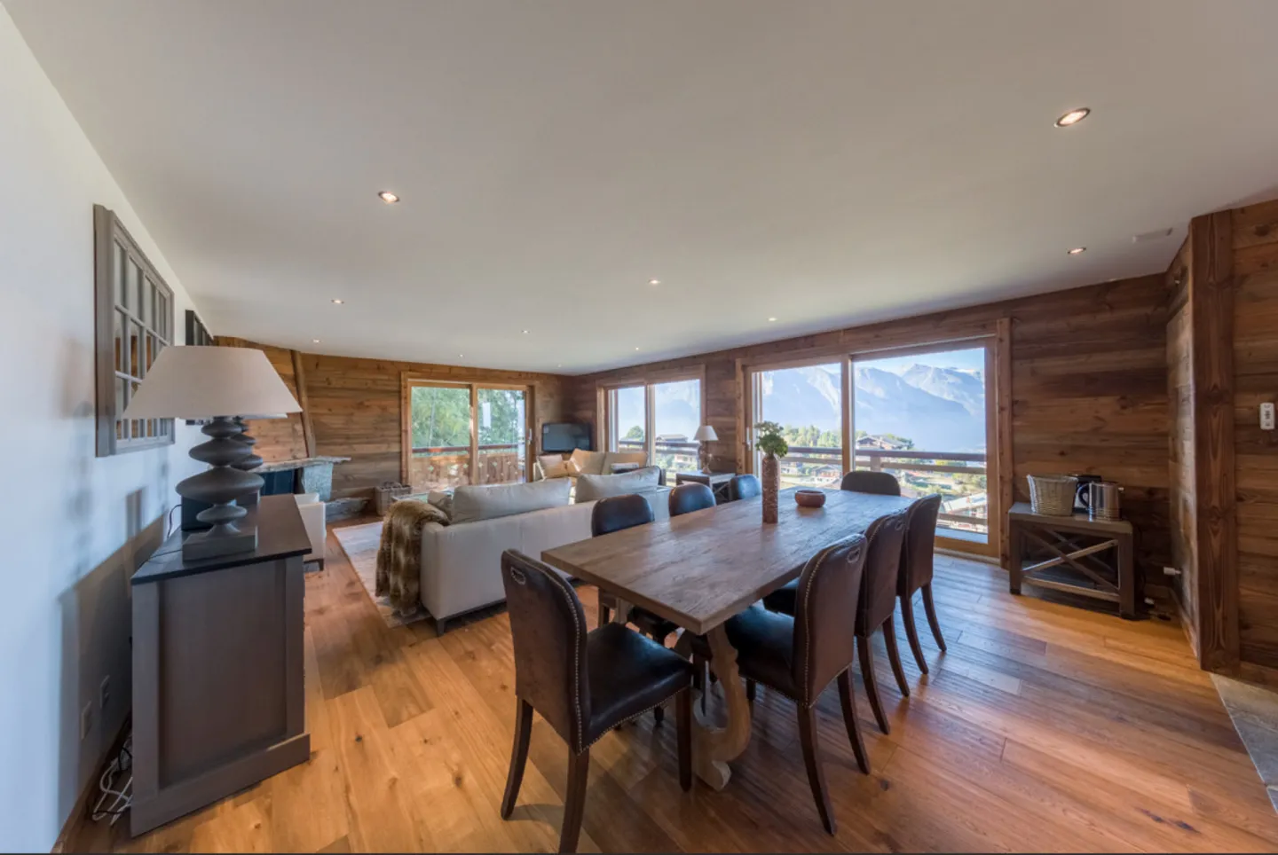 Appartement de Luxe avec Vue Époustouflante - Photo 3 sur 16