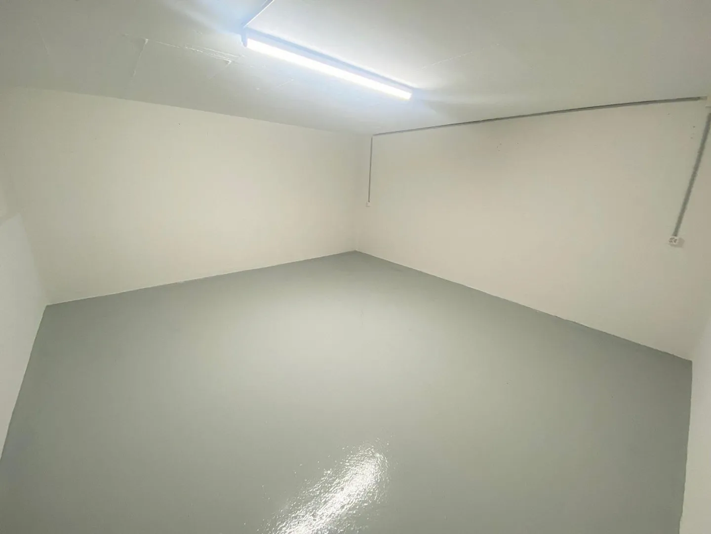 Salle de loisirs / de stockage à louer - Photo 2 sur 3