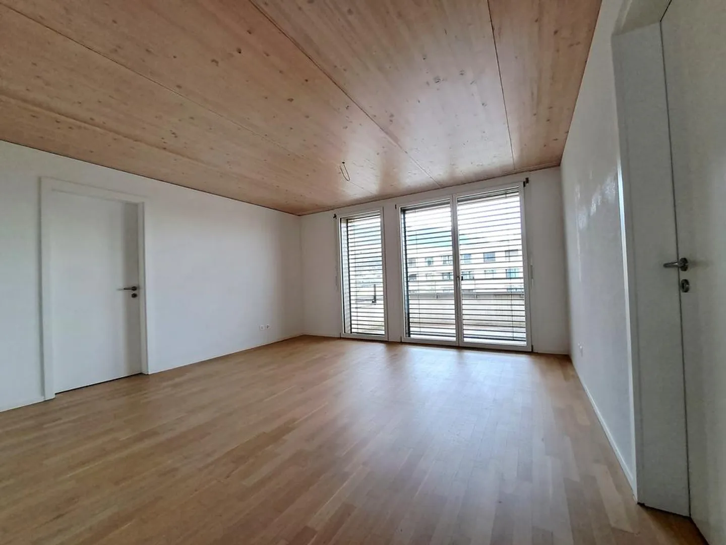 Bright 4.5 Room Apartment - Photo 8 of 10