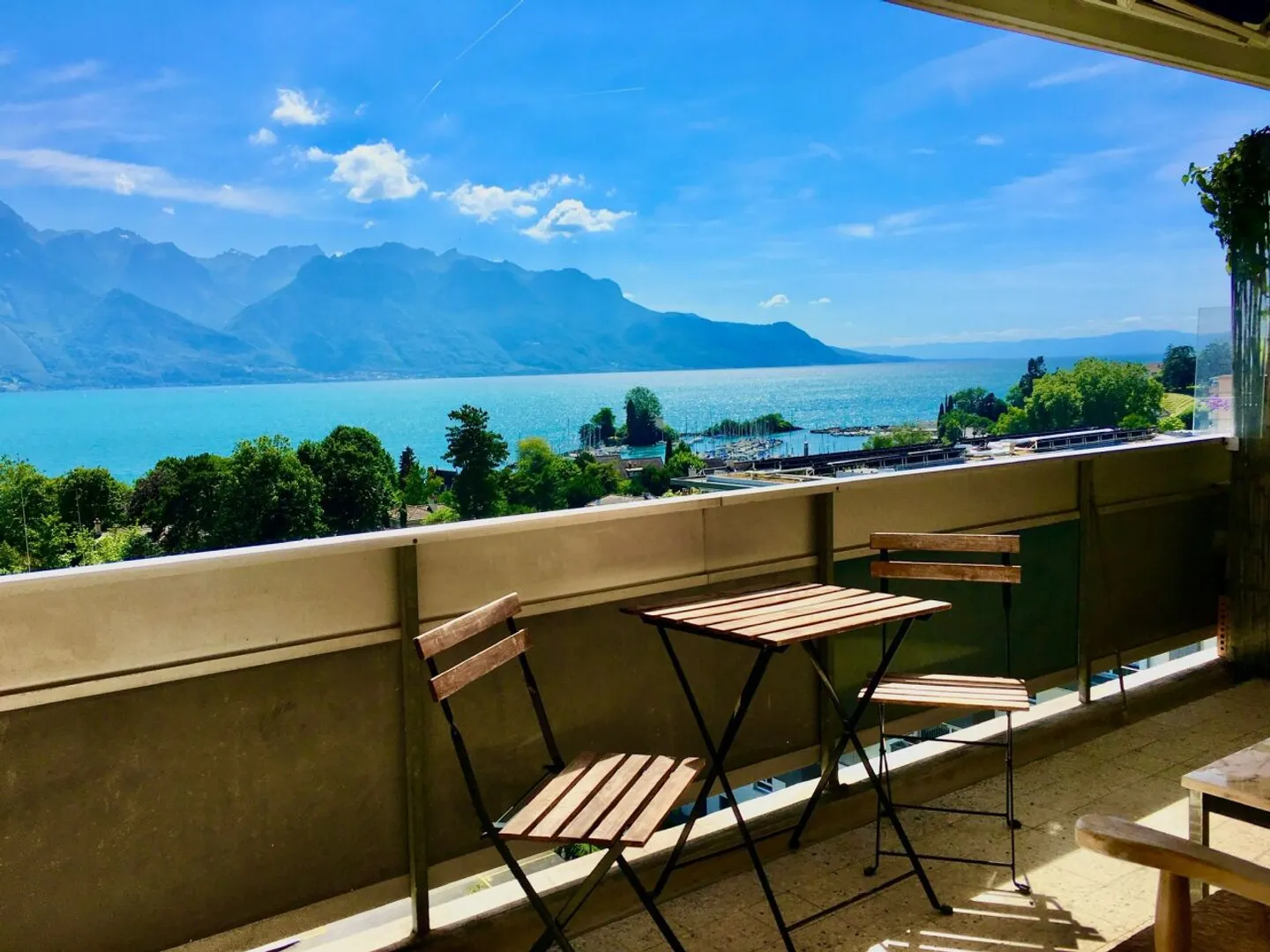 Bell mobili per un breve periodo 2,5 stanze / 1 camera da letto / balcone con vista lago - Foto 1 di 9
