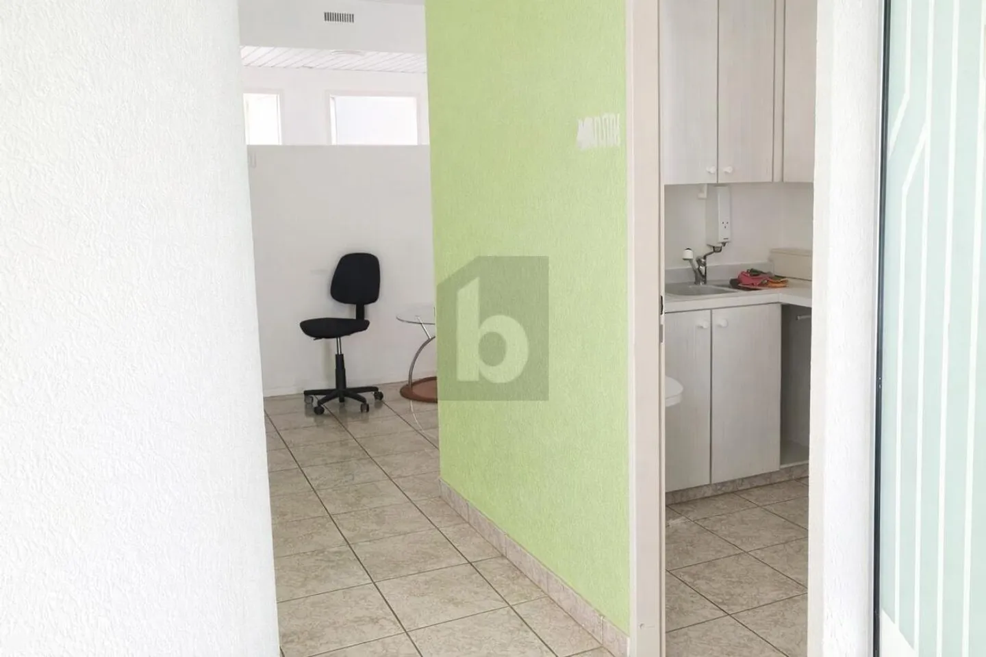 CENTRAL, FLEXIBLE & MODERN - Photo 4 of 5