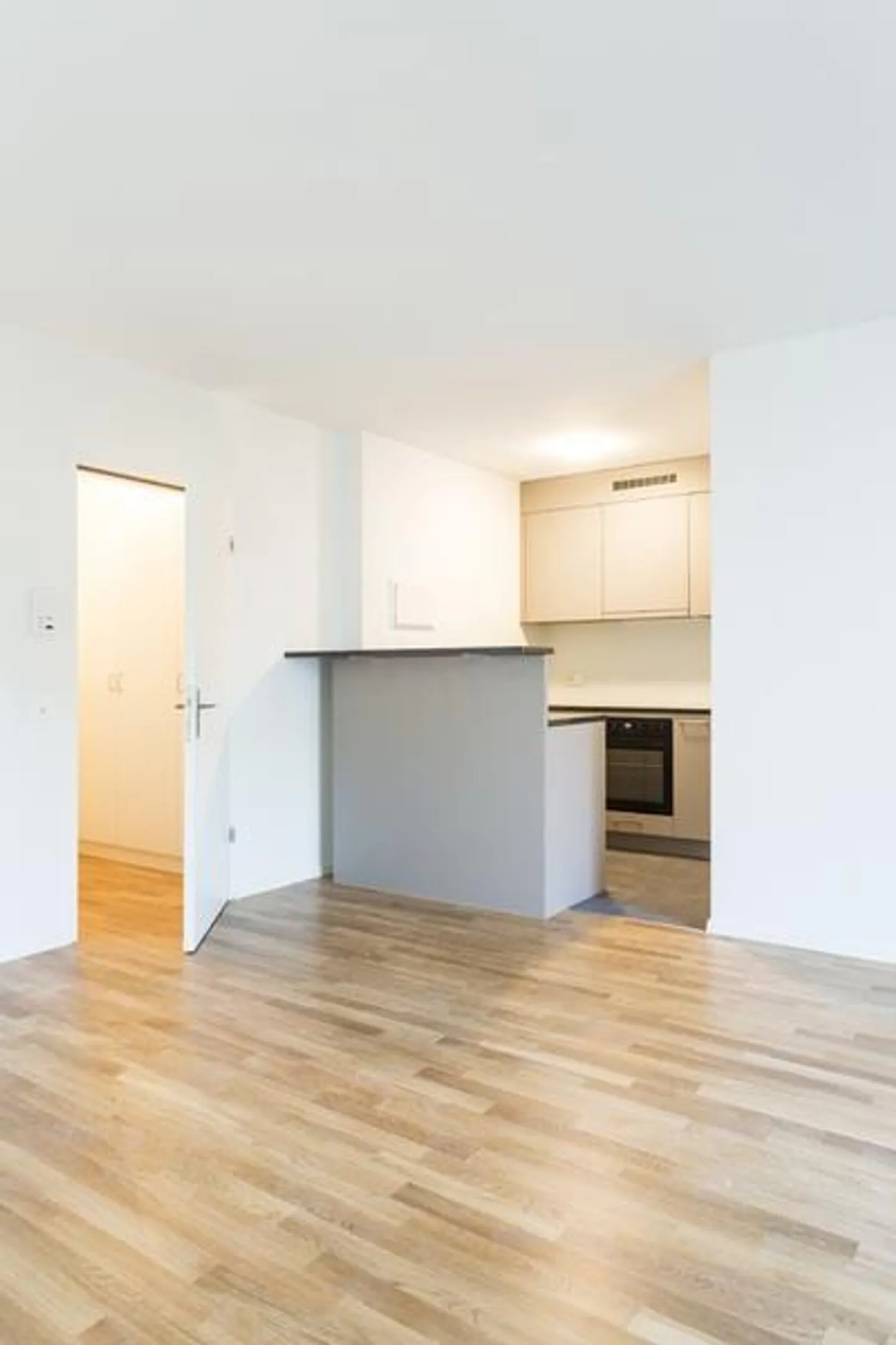 Central living in Basel - Photo 2 of 4