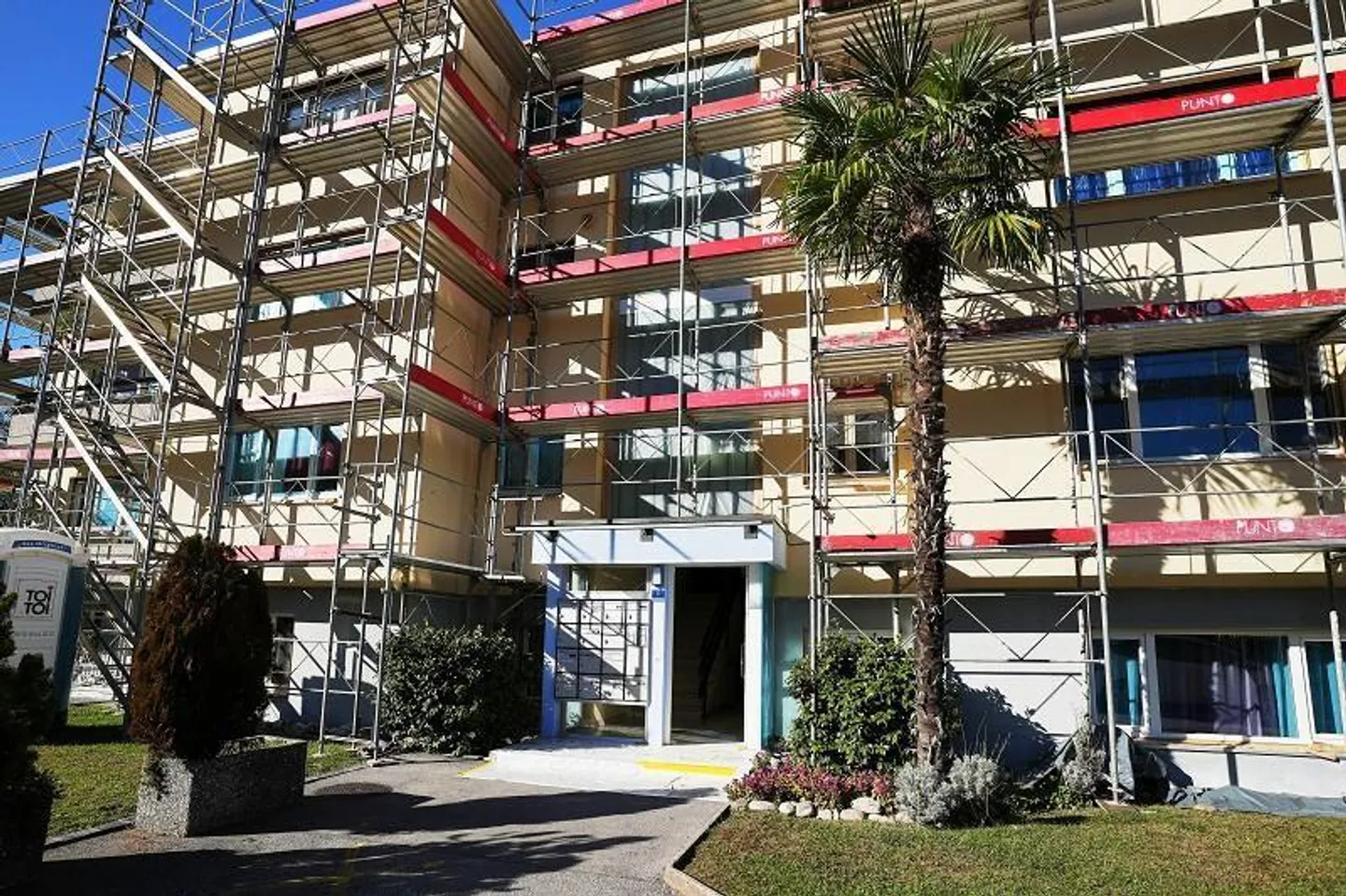 Appartement de 3 1/2 pièces au 2ème étage dans un emplacement calme et ensoleillé - Photo 1 sur 20