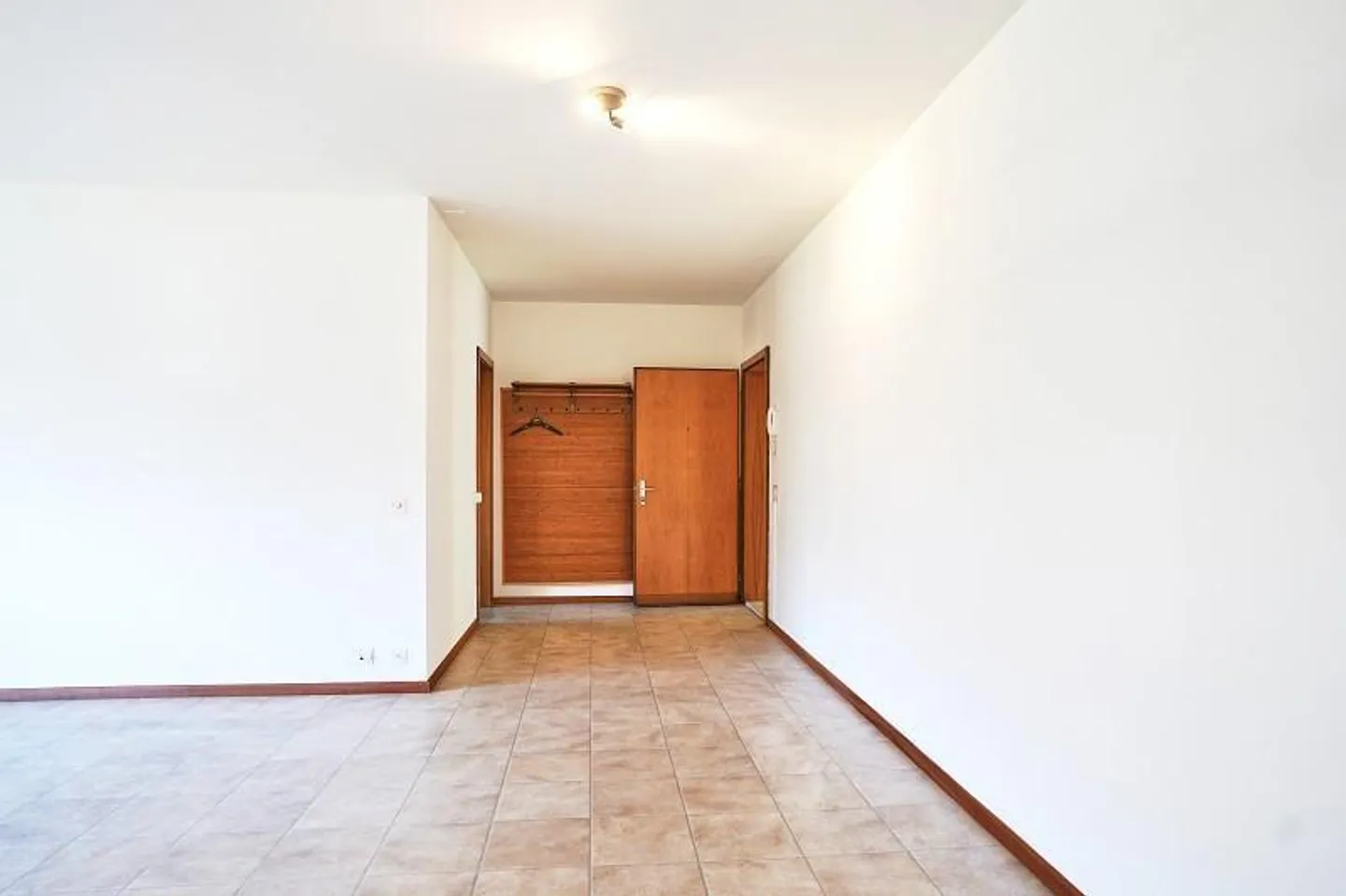 Appartement de 3 1/2 pièces au 2ème étage dans un emplacement calme et ensoleillé - Photo 4 sur 20