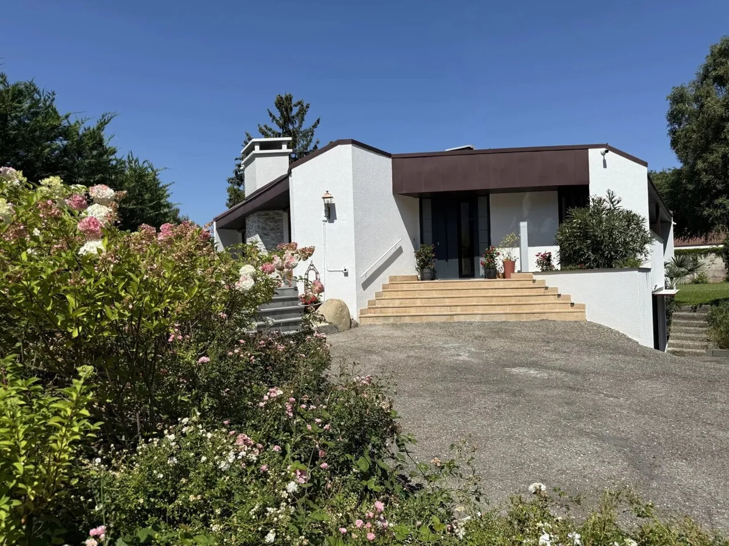 Villa di lusso a Vessy con vista sulla campagna e piscina - Foto 1 di 13