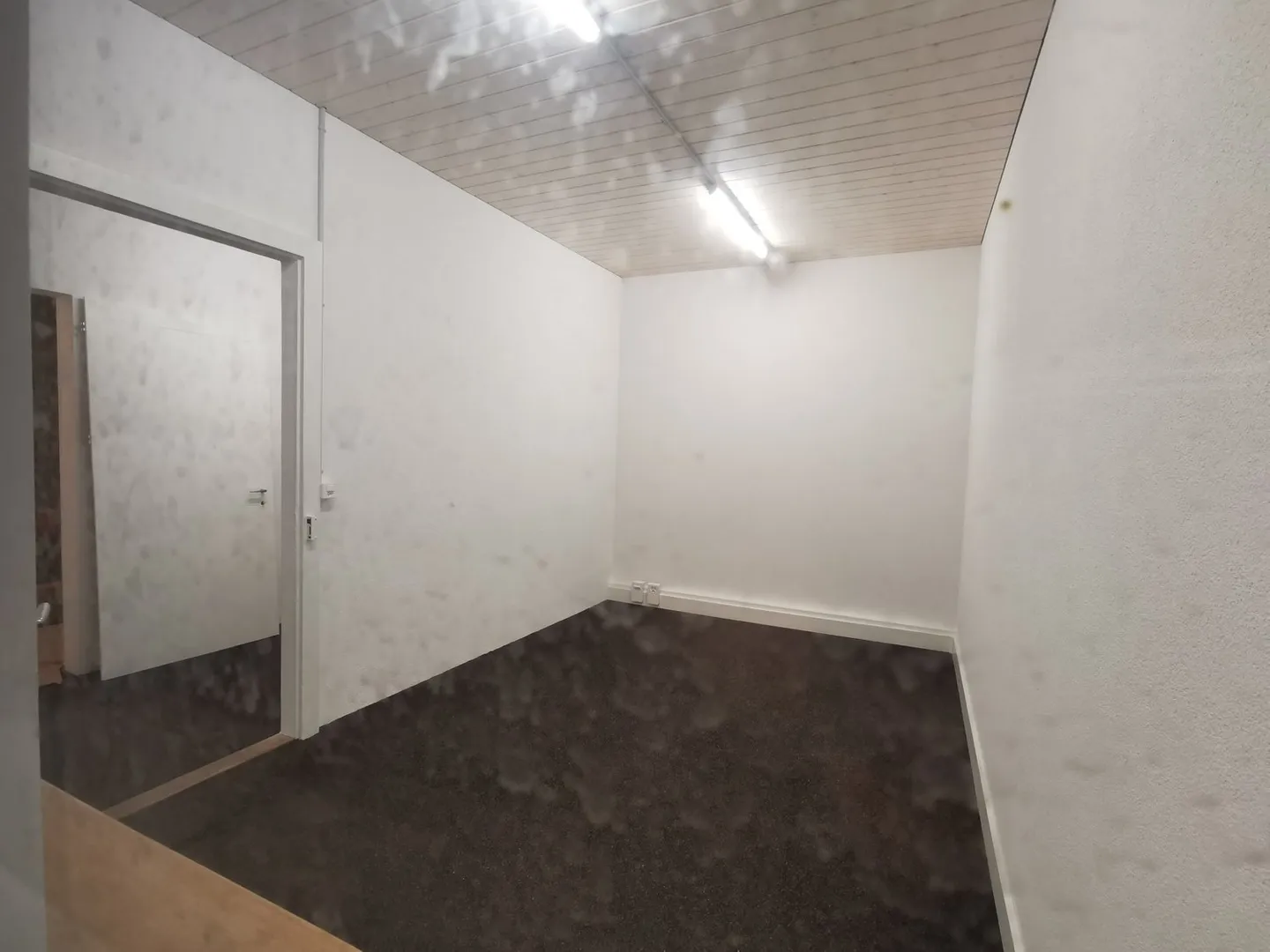 Hairdresser shop, office, massage, craft, retail store in 3400 Burgdorf - Photo 1 of 4