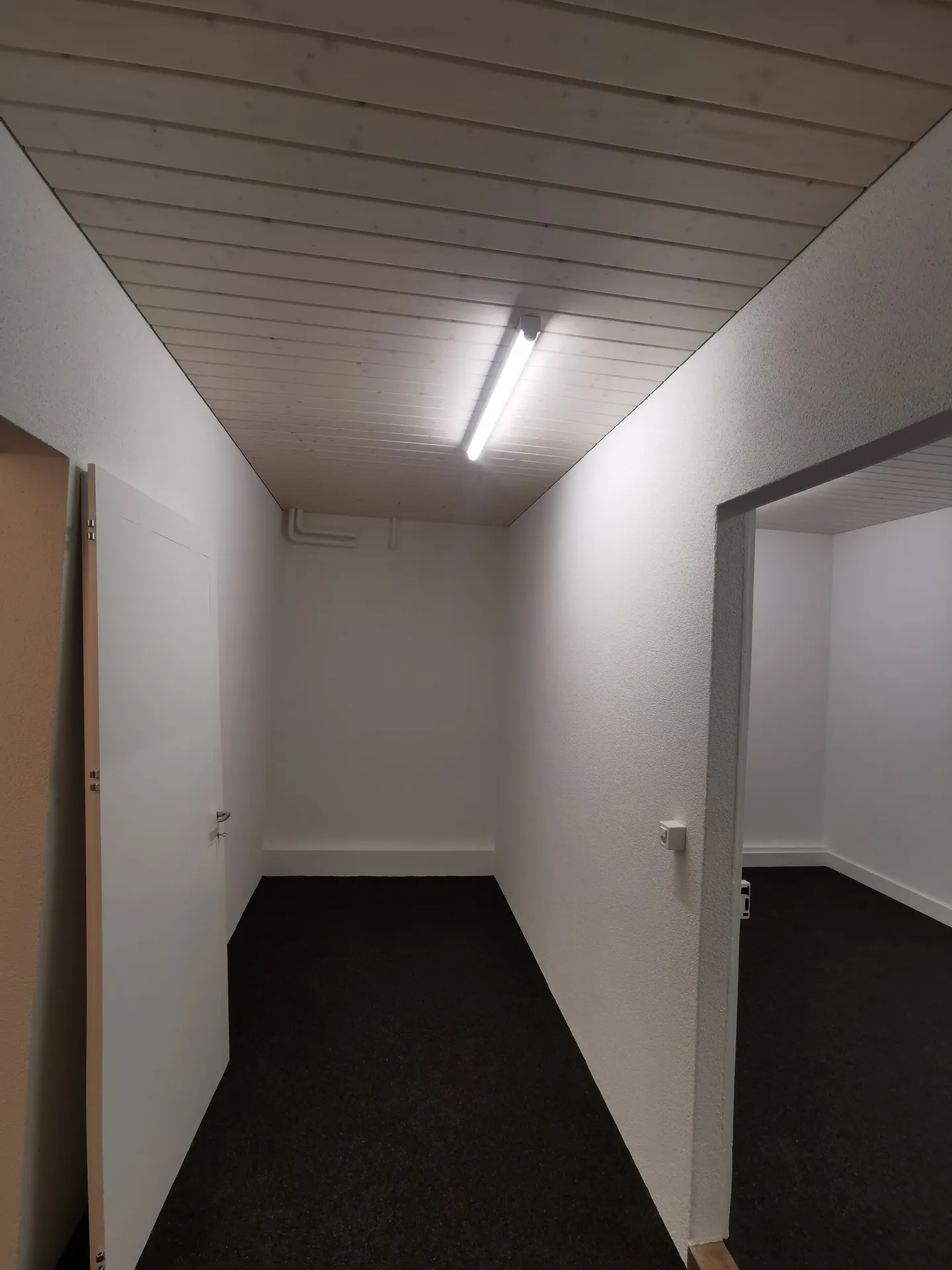 Hairdresser shop, office, massage, craft, retail store in 3400 Burgdorf - Photo 2 of 4
