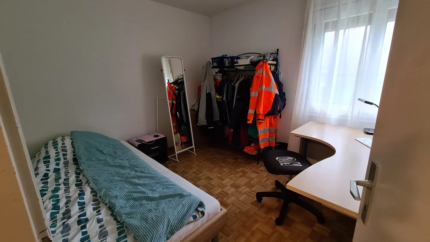 Charming Apartment Near Forest - Photo 5 of 8