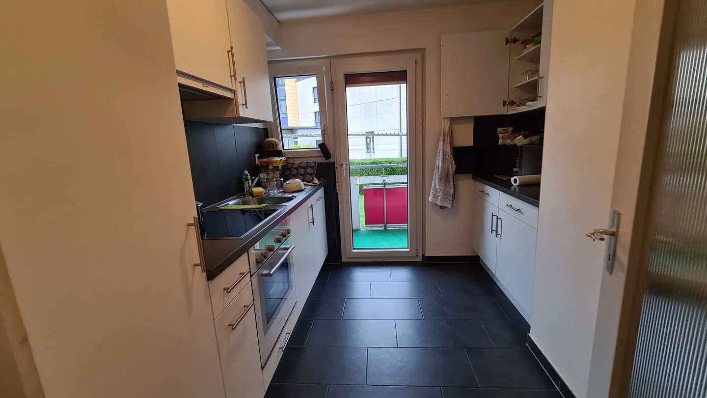 Charming Apartment Near Forest - Photo 2 of 8