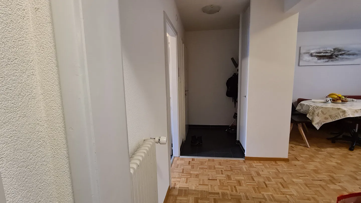 Charming Apartment Near Forest - Photo 7 of 8