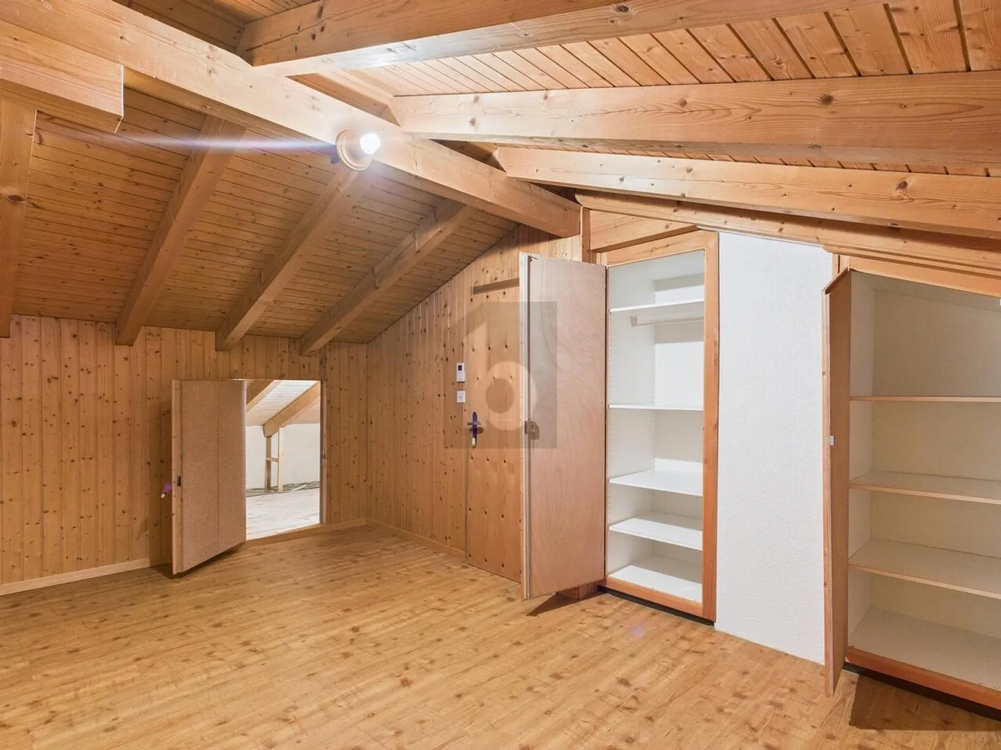 IN A QUIET LOCATION FOR CONNOISSEURS - Photo 3 of 6