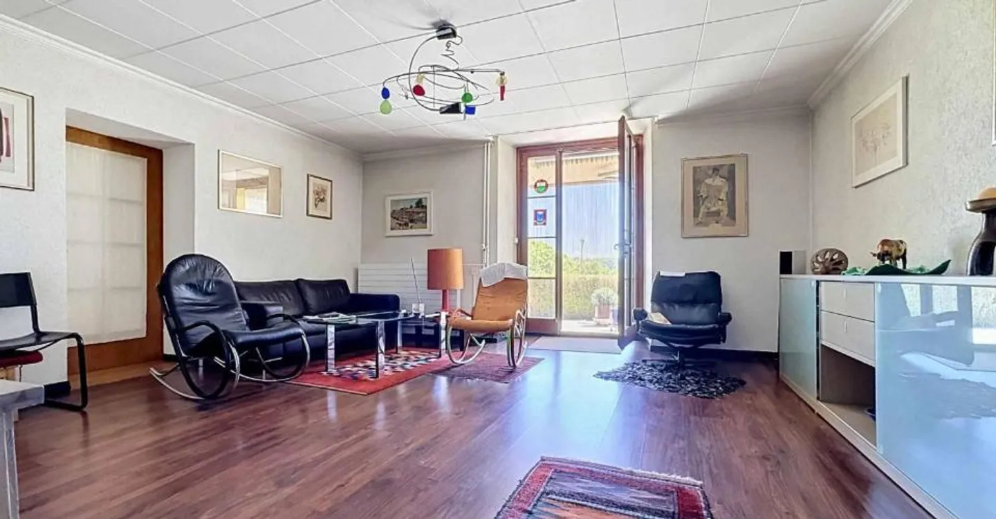 Maison Charmante avec Potentiel - Photo 2 sur 13