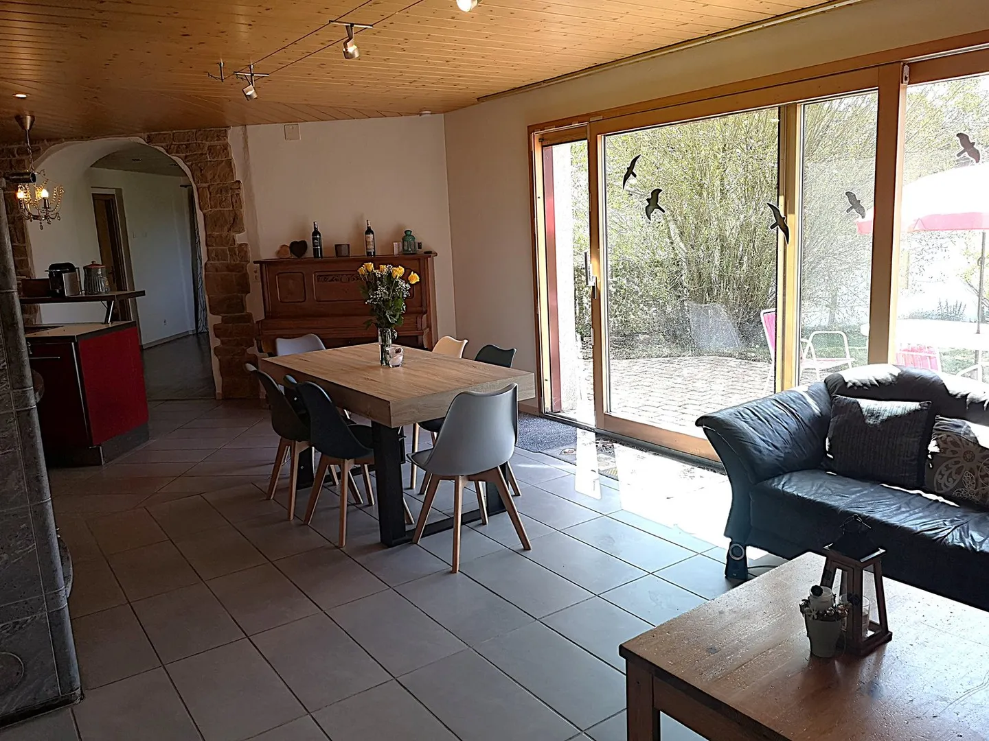 Large family house with 8.5 rooms in Lajoux, rental opportunity for guest rooms - Photo 18 of 63