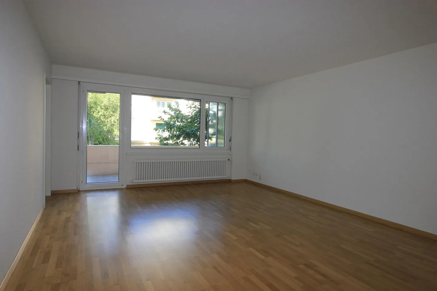 Moderne Wohnung mit Schwimmbad - Foto 3 von 11